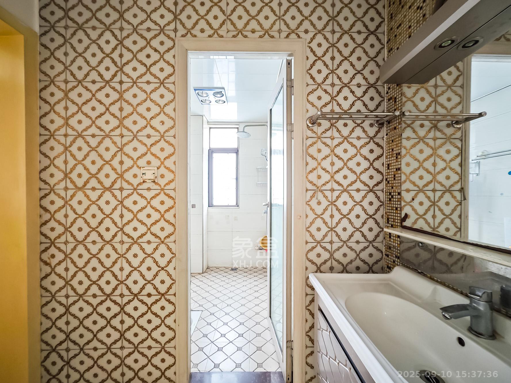 山语城二期  3室1厅1卫    58.0万 山语城二期  3室1厅1卫    58.0万卫生间