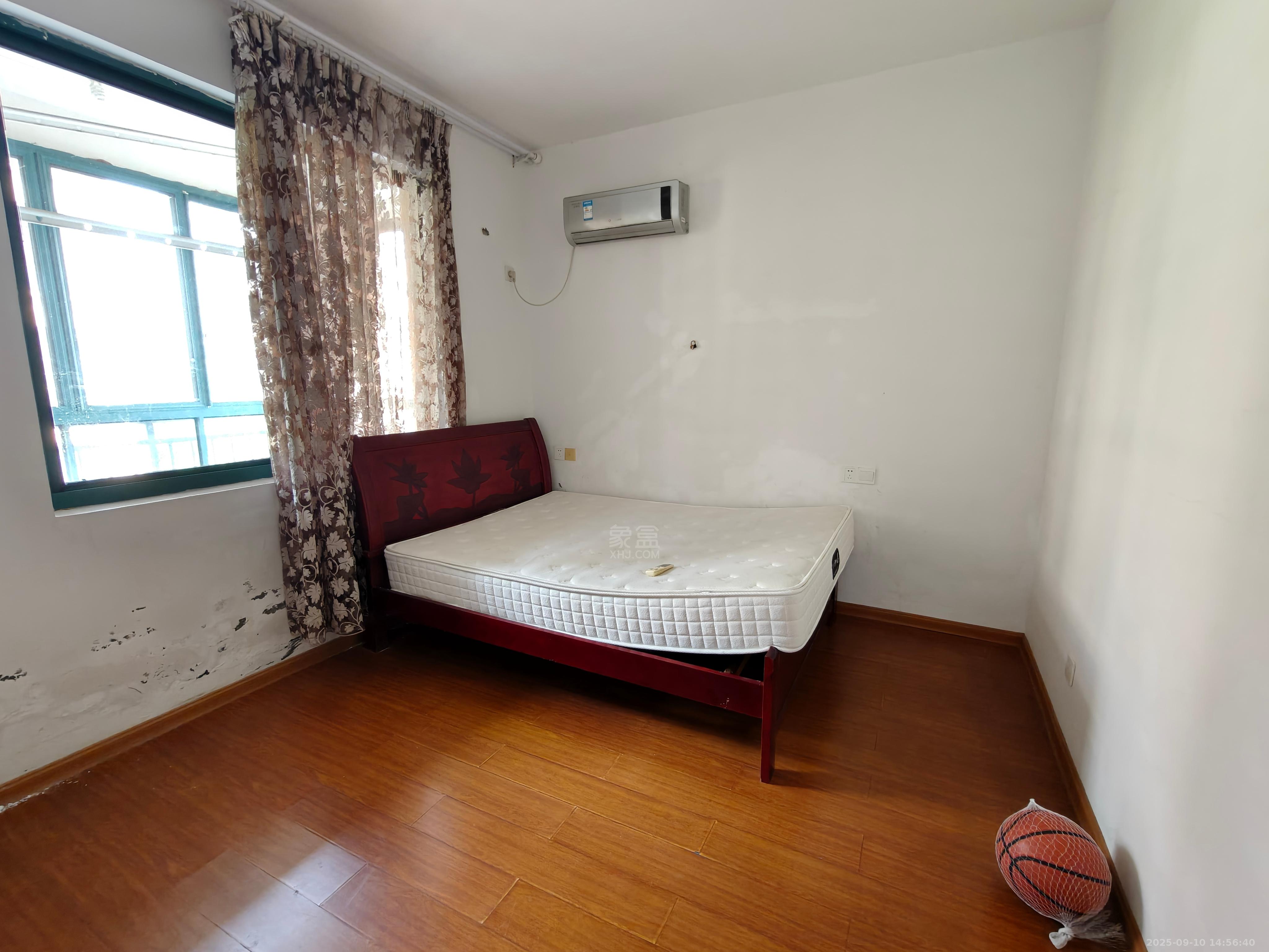 尚格名城东岸花园  3室2厅2卫    1300.0元/月 尚格名城东岸花园  3室2厅2卫    1300.0元/月室内图