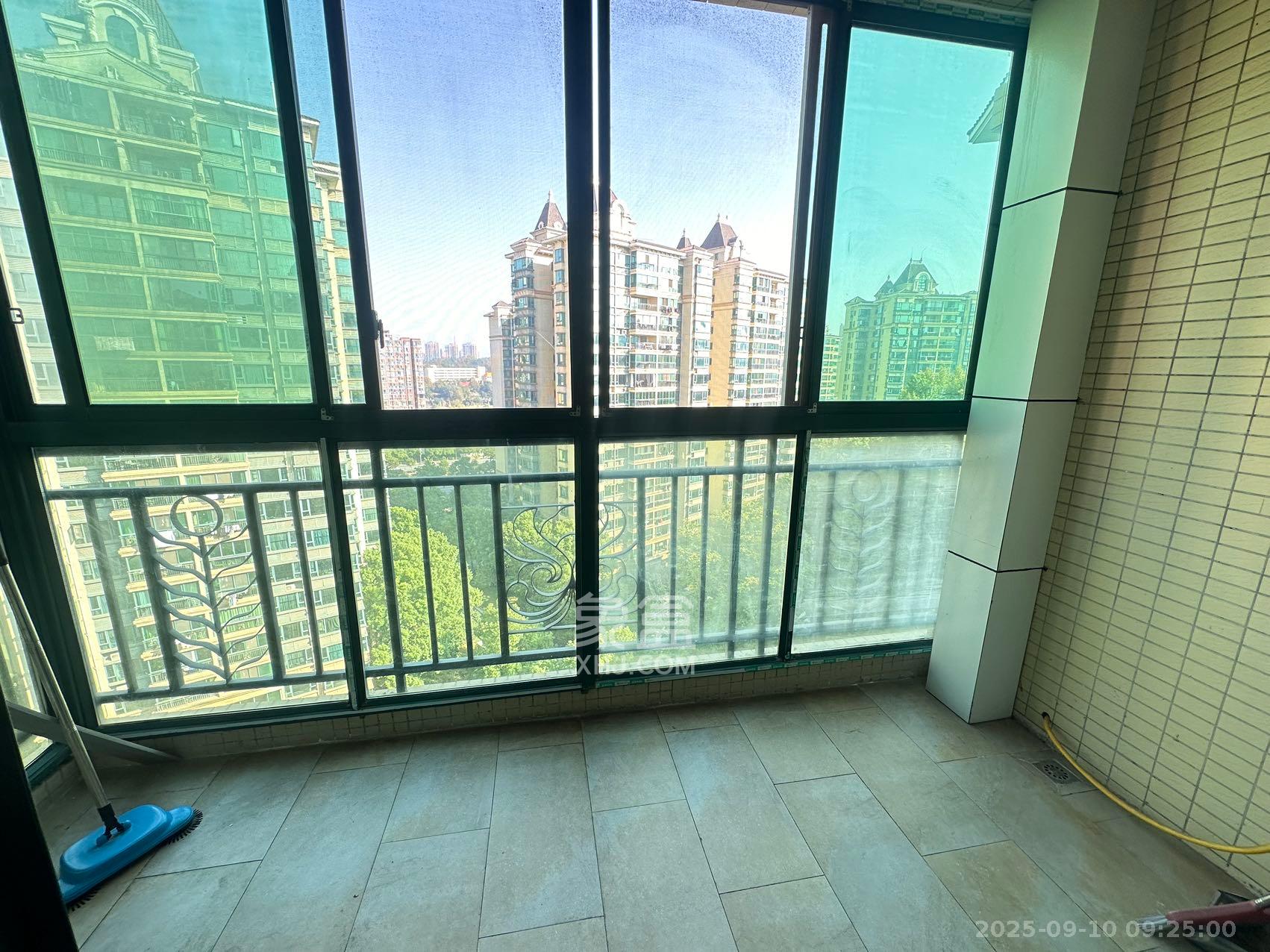 恒大城  4室2厅2卫    2600.0元/月 恒大城  4室2厅2卫    2600.0元/月室内图