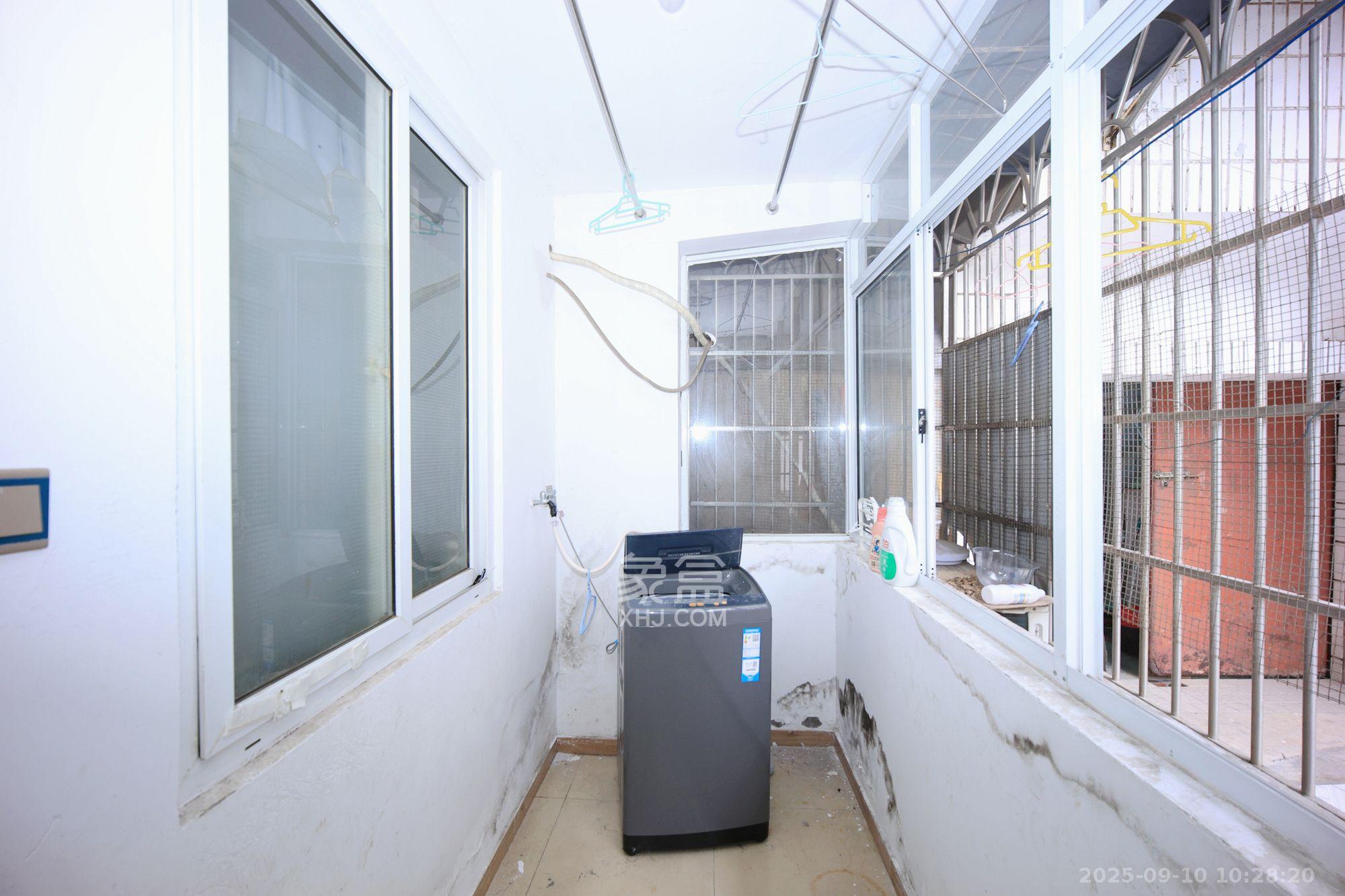 燕子岭散盘  3室2厅1卫    2600.0元/月室内图