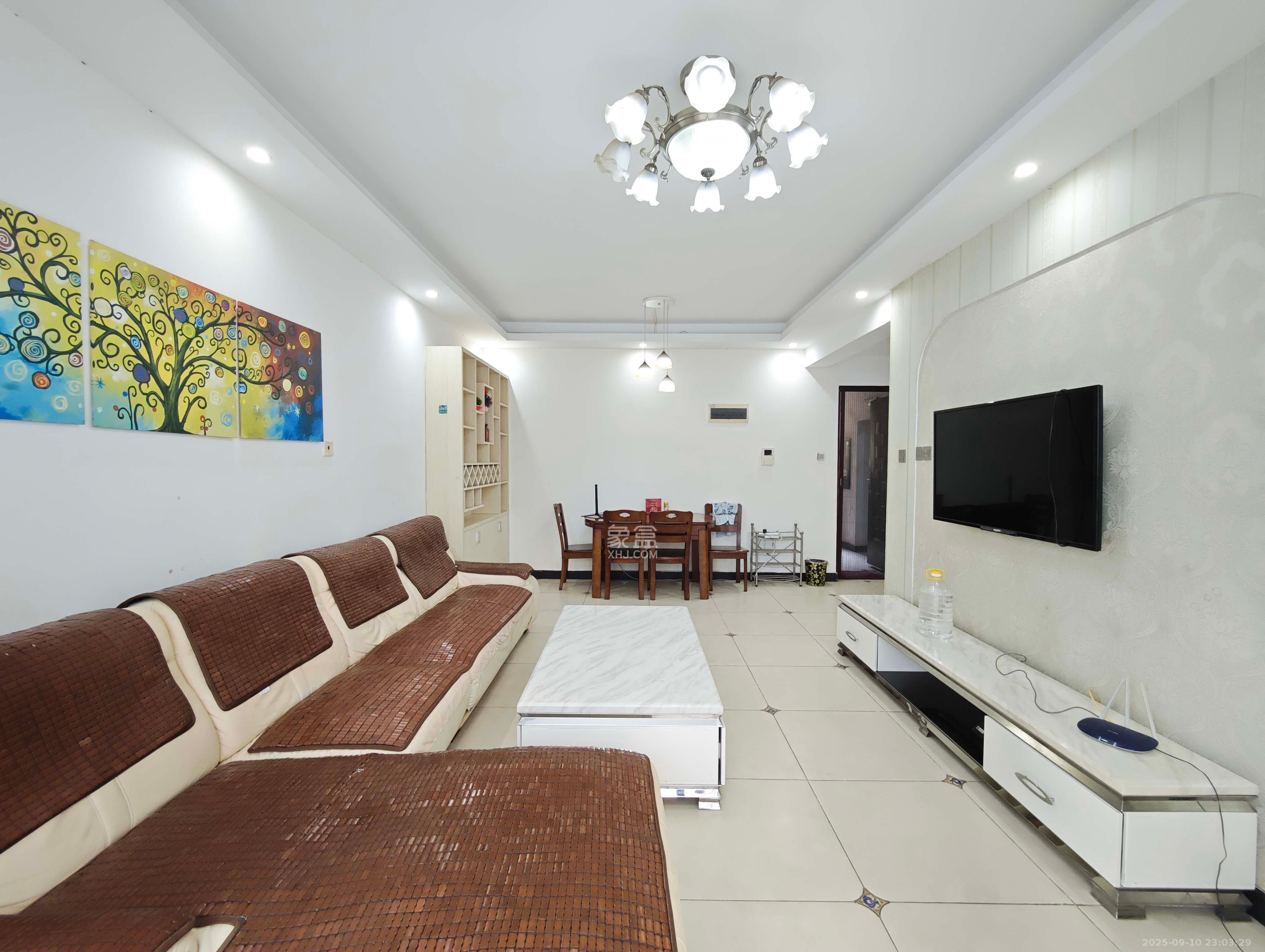 万科魅力之城 3室2厅1卫 88.8万 万科魅力之城 3室2厅1卫 88.8万客厅