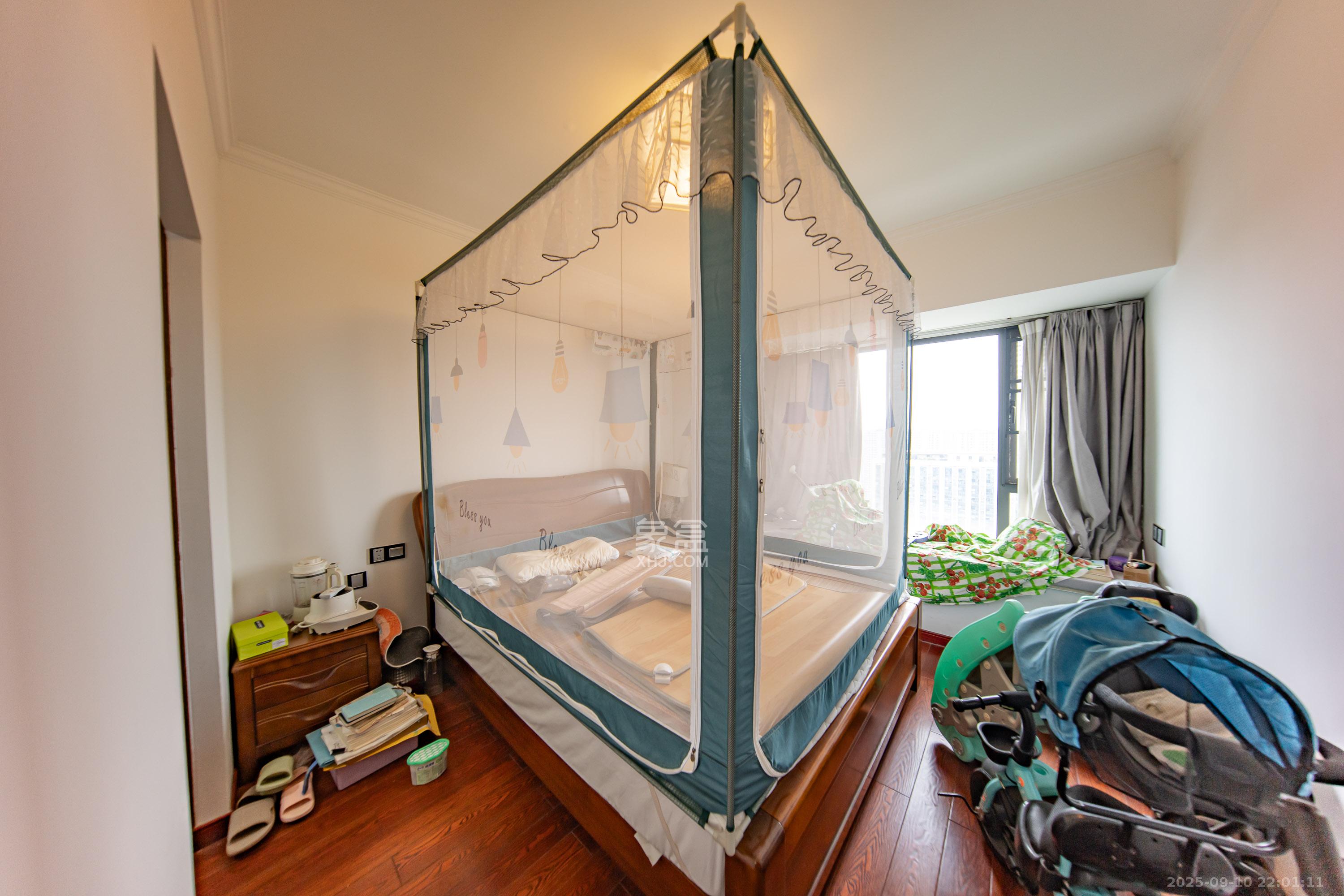 南山十里天池  3室2厅2卫    130.0万 南山十里天池  3室2厅2卫    130.0万卧室