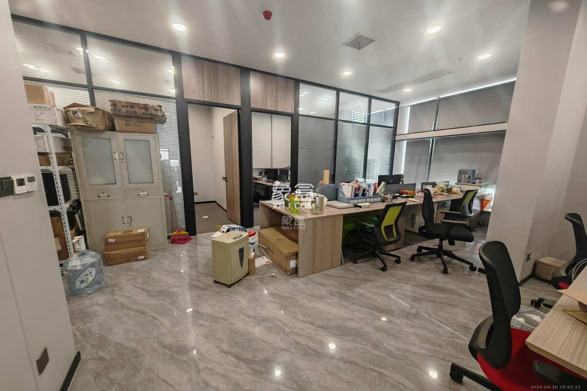 京武浪琴山三期(京武中心) 4室1厅1卫 20000.0元/月 京武浪琴山三期(京武中心) 4室1厅1卫 20000.0元/月室内图