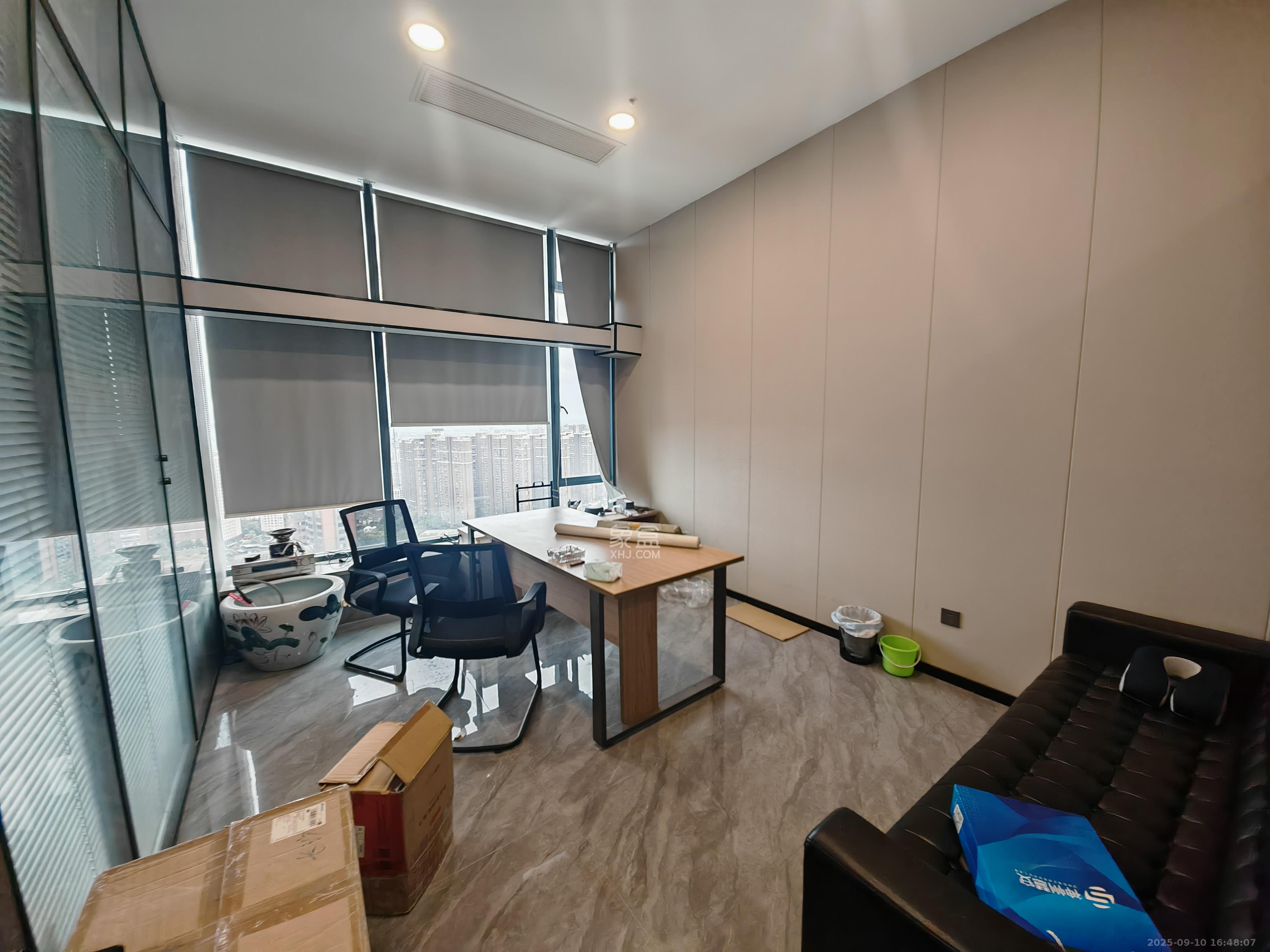 京武浪琴山三期(京武中心) 4室1厅1卫 20000.0元/月 京武浪琴山三期(京武中心) 4室1厅1卫 20000.0元/月室内图