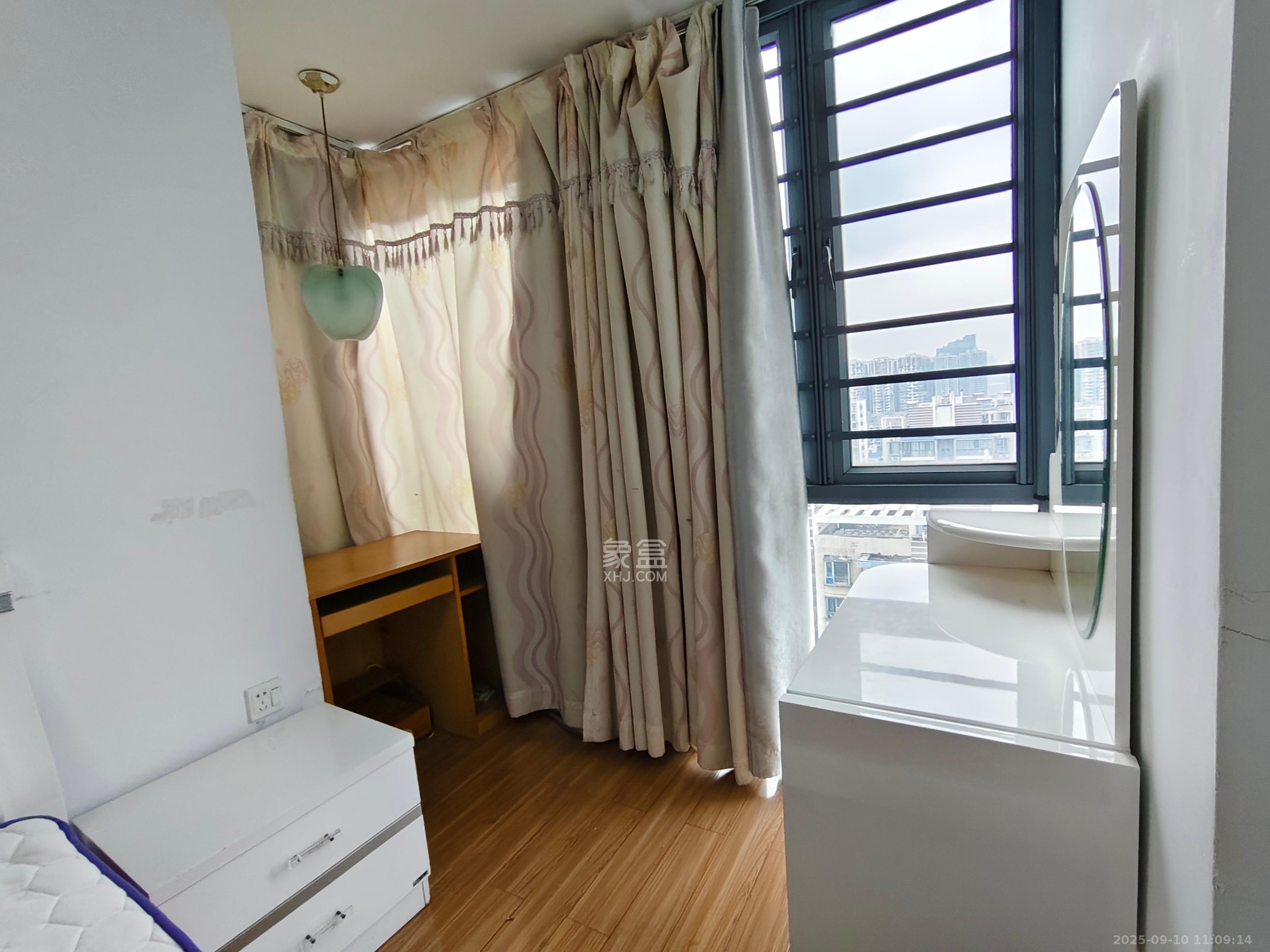 银港水晶城  2室2厅1卫   2300.00元/月室内图