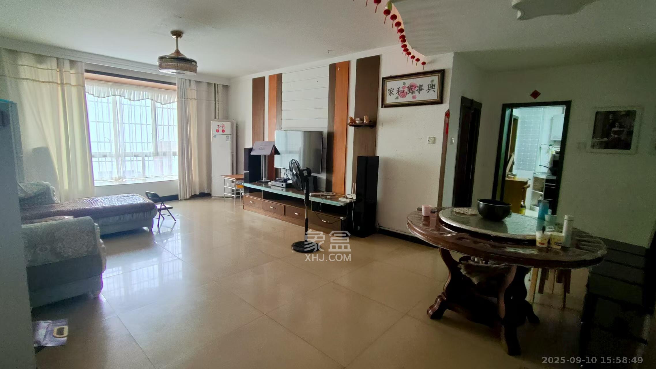 阳光丽景  3室2厅1卫    2000.0元/月室内图