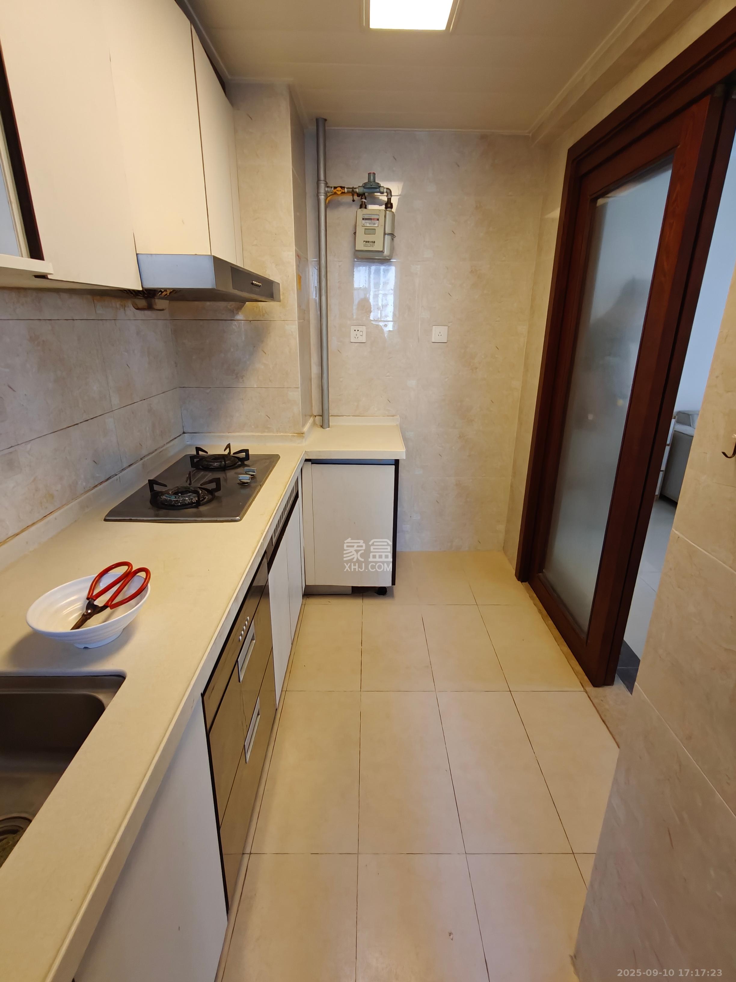 时代倾城二期 2室2厅1卫 1700.0元/月 时代倾城二期 2室2厅1卫 1700.0元/月室内图