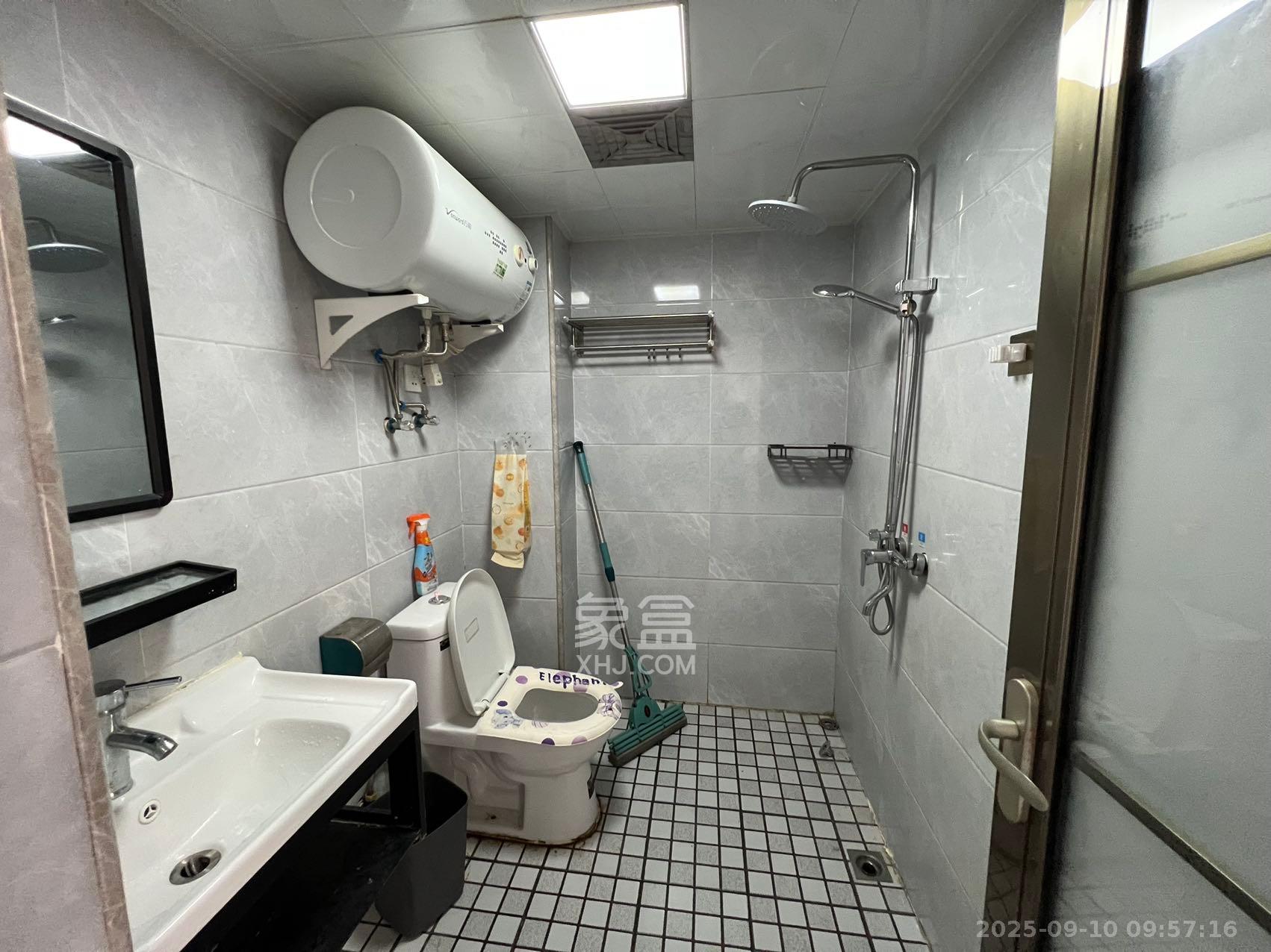 中交里城  1室0厅1卫    1680.0元/月室内图