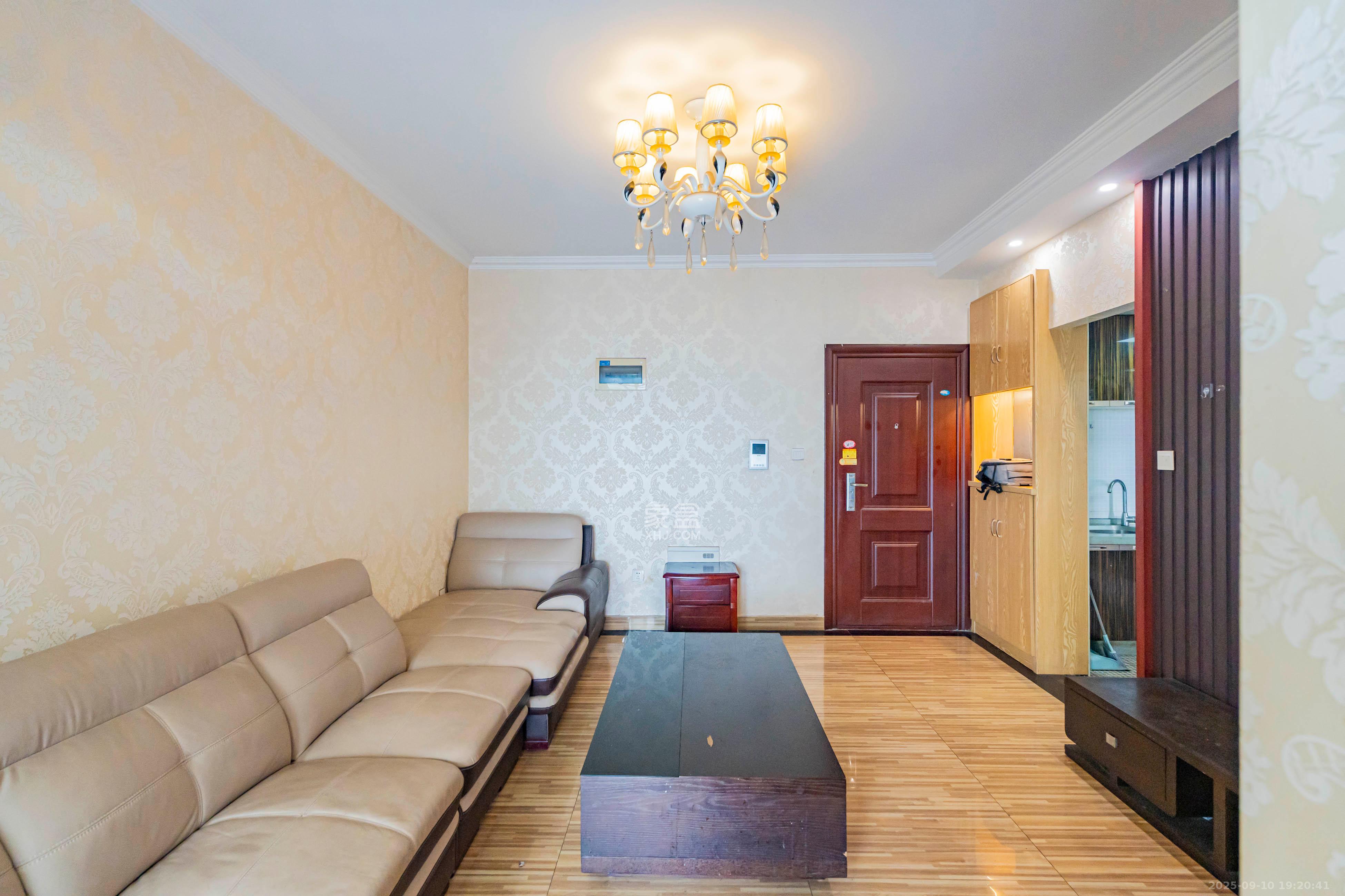 梦泽园美美公馆  1室1厅1卫    48.0万客厅