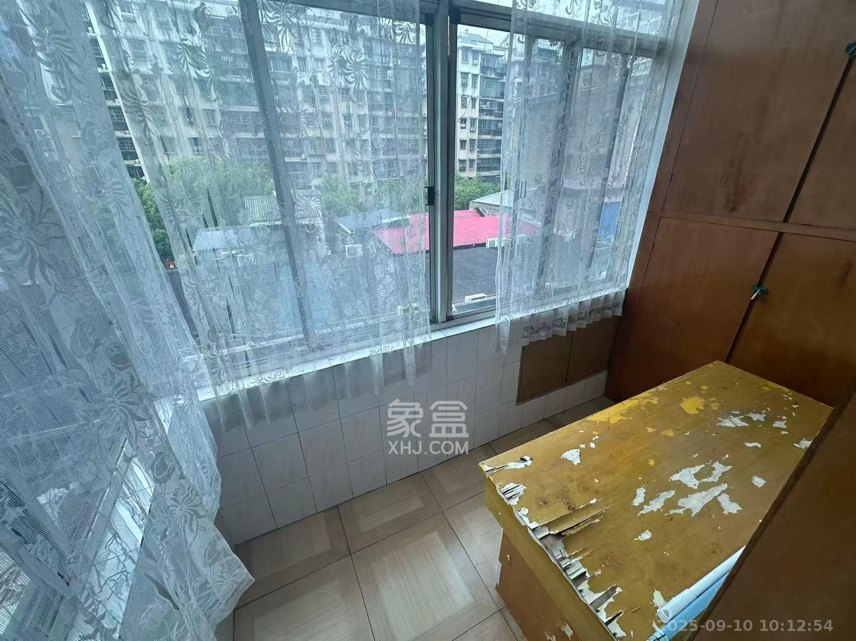 司马里散盘  3室1厅1卫    1600.0元/月室内图