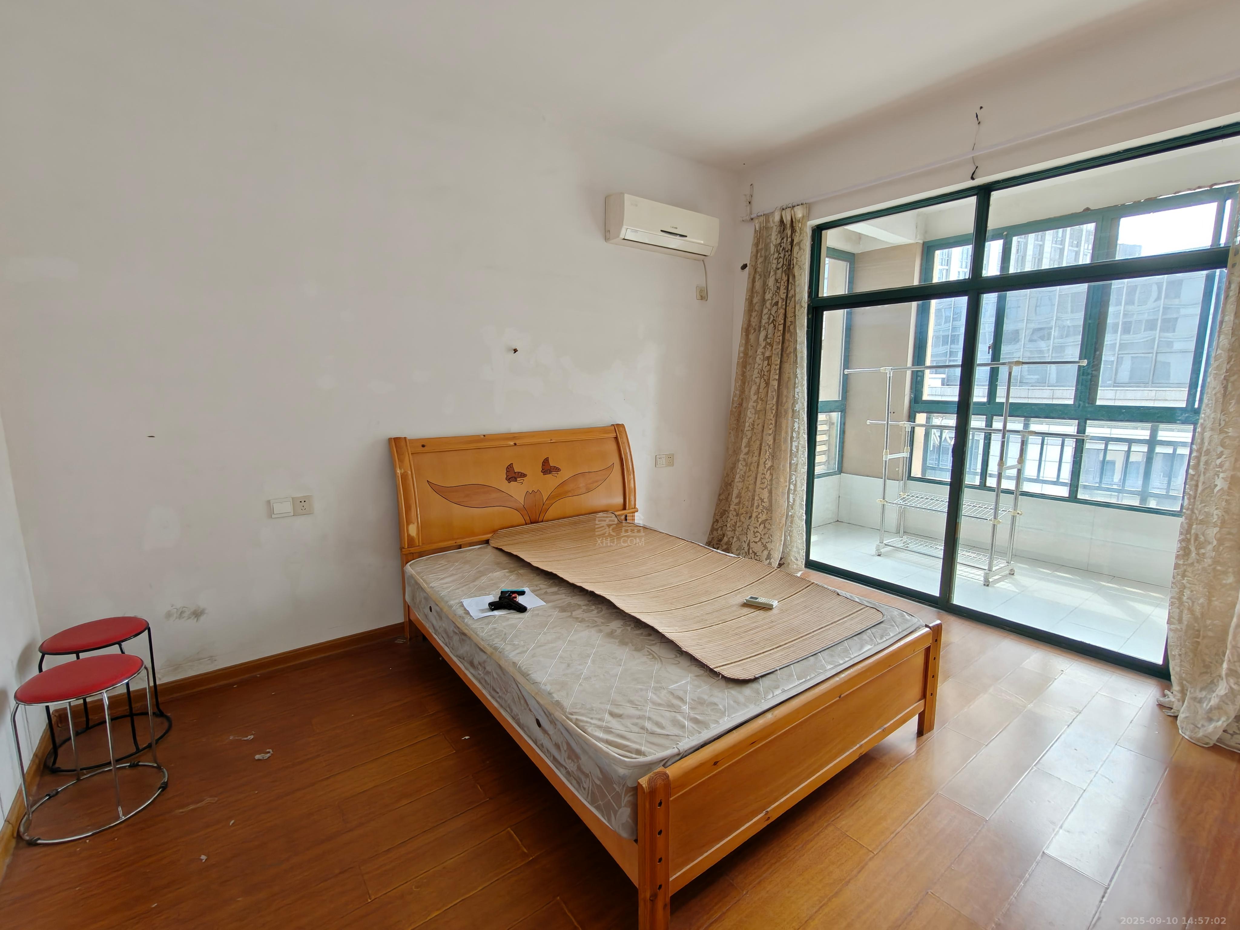 尚格名城东岸花园  3室2厅2卫    1300.0元/月 尚格名城东岸花园  3室2厅2卫    1300.0元/月室内图