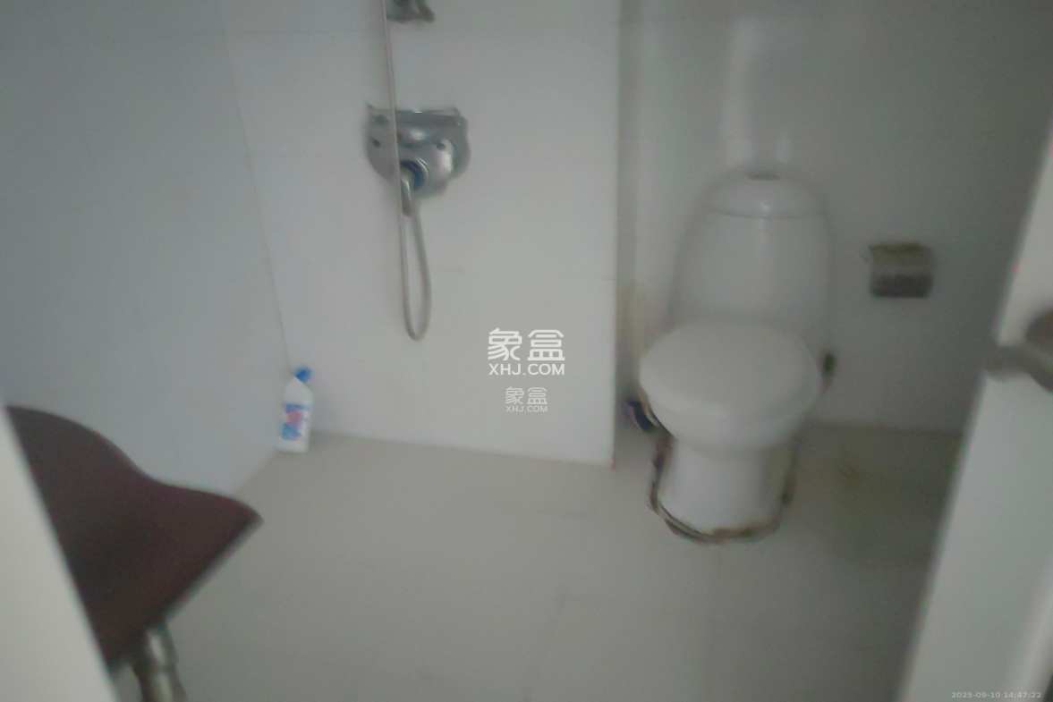 文艺公寓 3室2厅2卫 3100.0元/月 文艺公寓 3室2厅2卫 3100.0元/月室内图