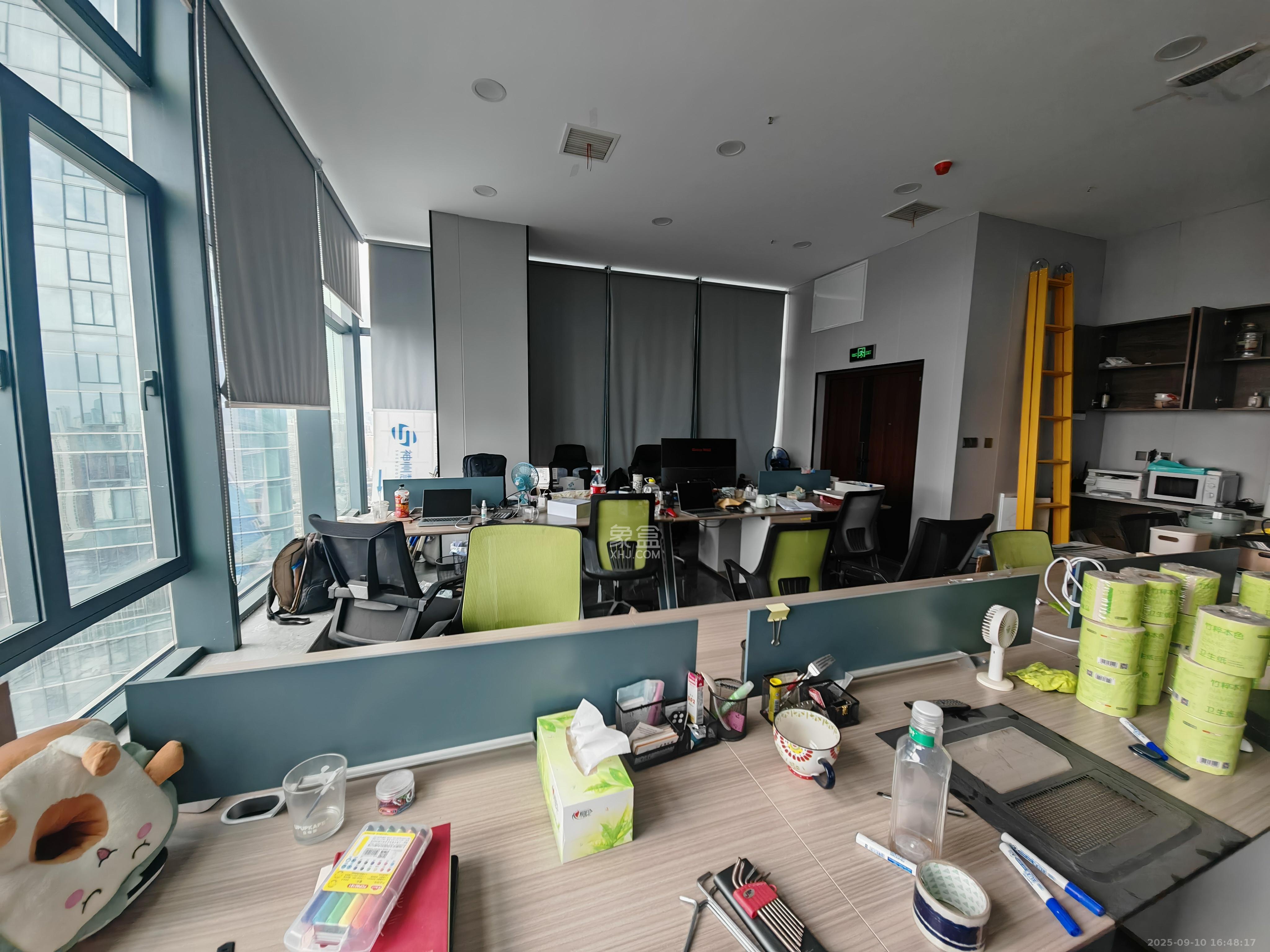 京武浪琴山三期(京武中心) 4室1厅1卫 20000.0元/月 京武浪琴山三期(京武中心) 4室1厅1卫 20000.0元/月室内图