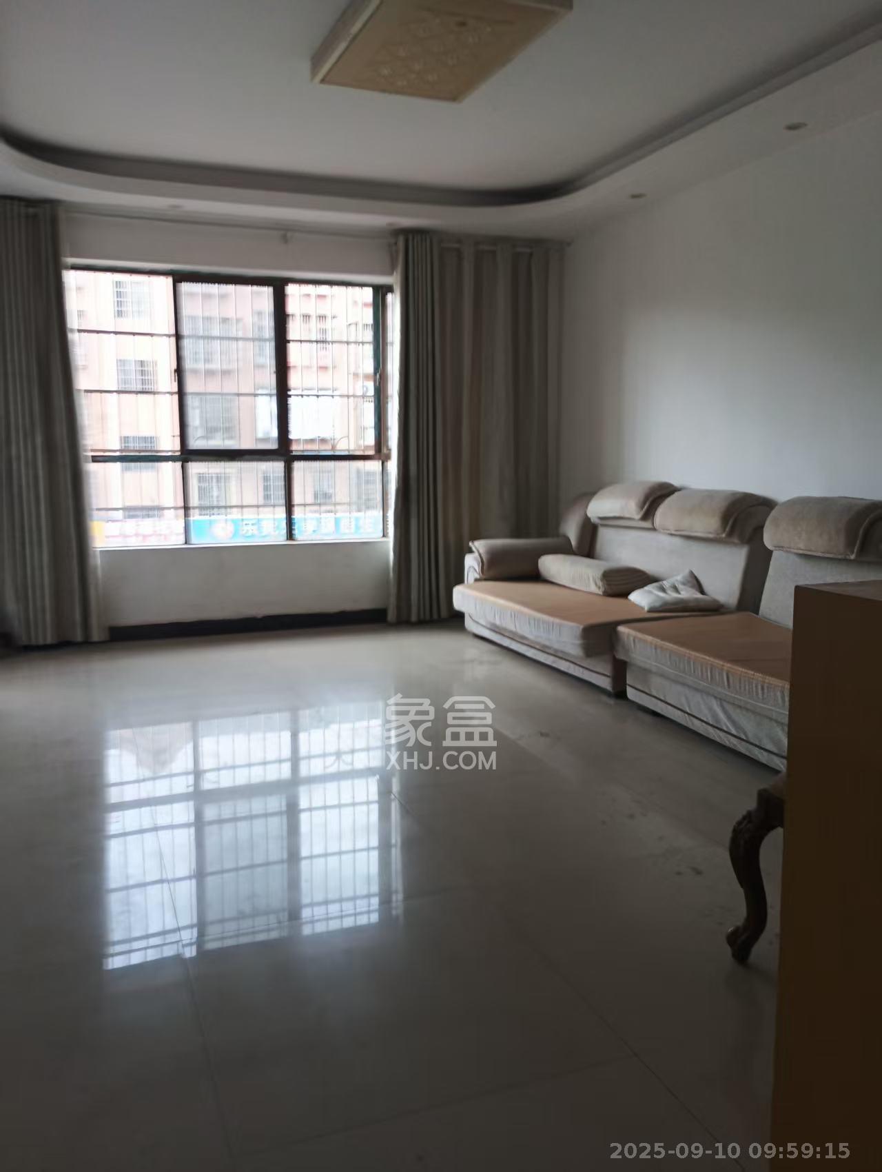 新路小区 3室2厅2卫 1800.0元/月 新路小区 3室2厅2卫 1800.0元/月室内图