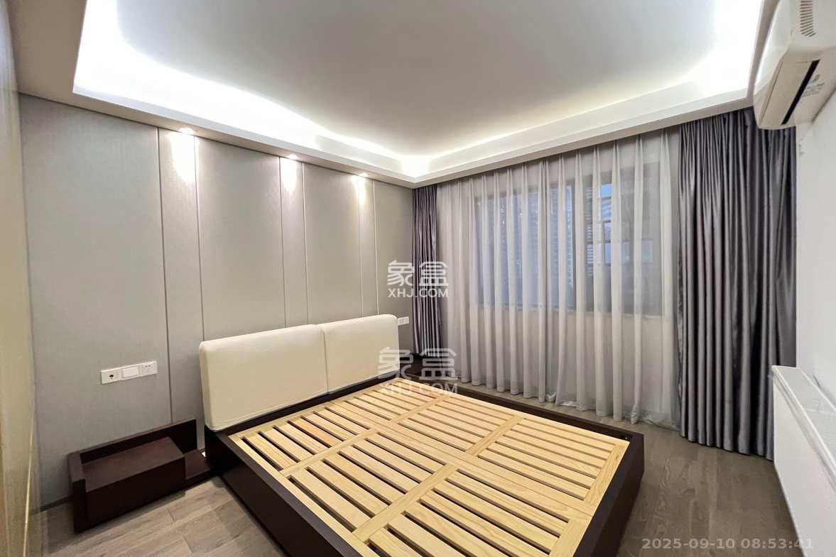 保利西海岸B区  3室2厅2卫    5000.0元/月 保利西海岸B区  3室2厅2卫    5000.0元/月室内图