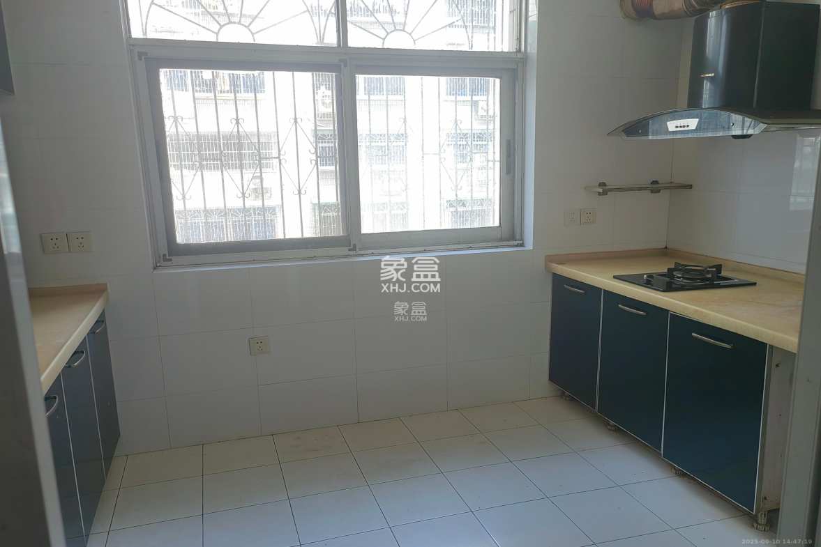 文艺公寓 3室2厅2卫 3100.0元/月 文艺公寓 3室2厅2卫 3100.0元/月室内图