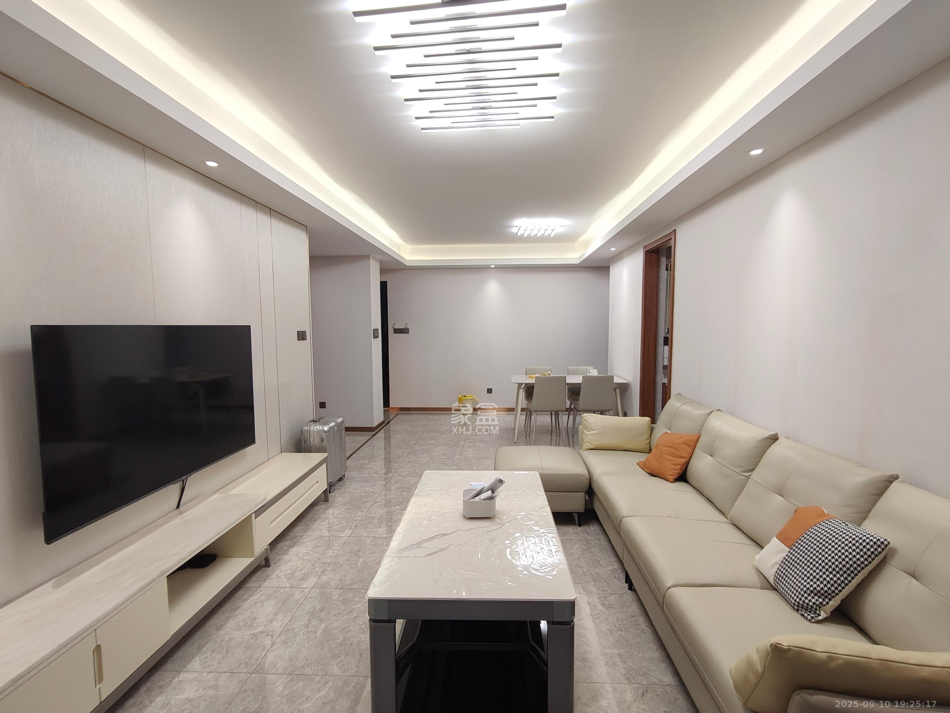 梅溪悦章  3室2厅2卫    3800.0元/月室内图