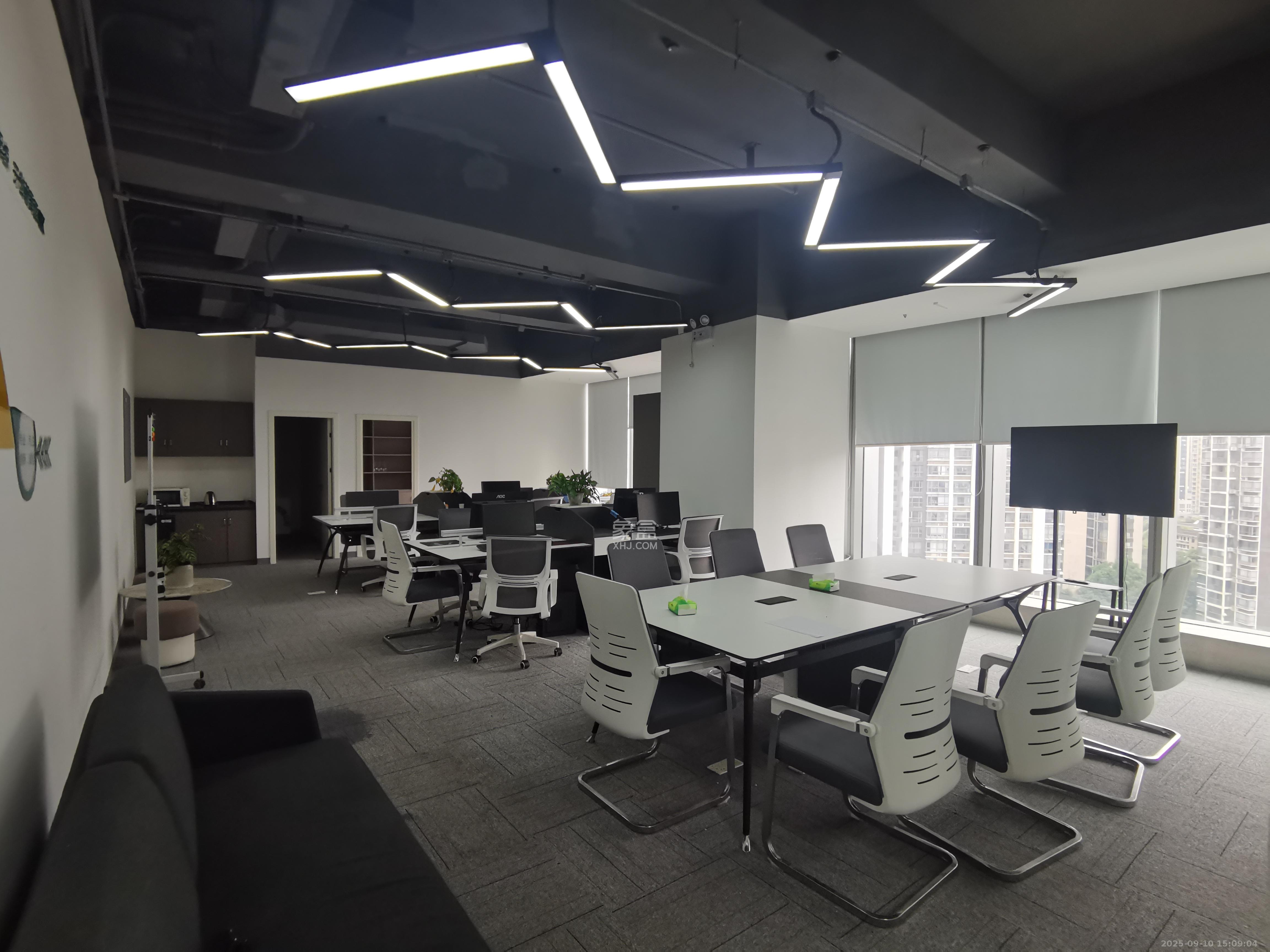 万博汇   188.0㎡      9800.0元/月