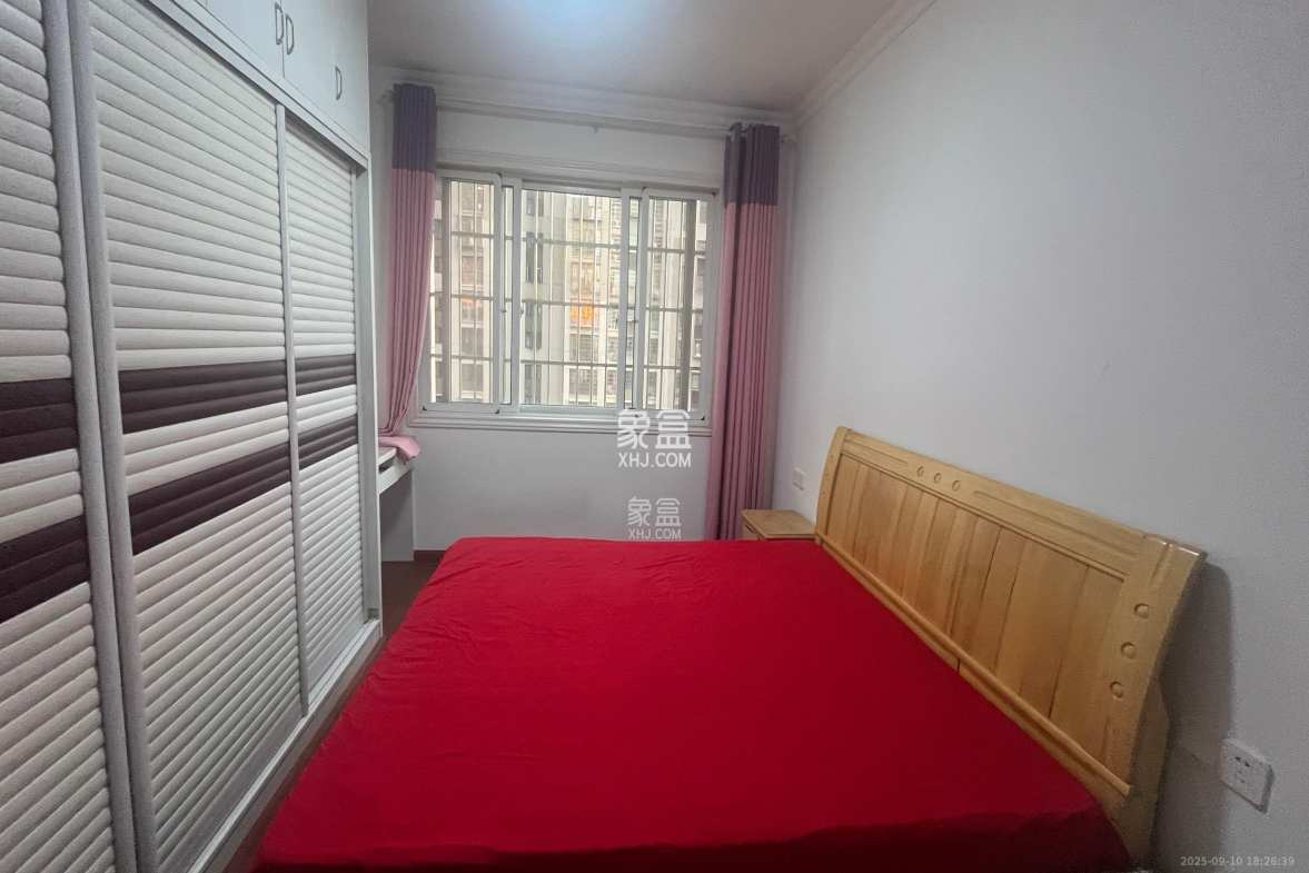 嘉顺苑 3室2厅2卫 2400.0元/月 嘉顺苑 3室2厅2卫 2400.0元/月室内图