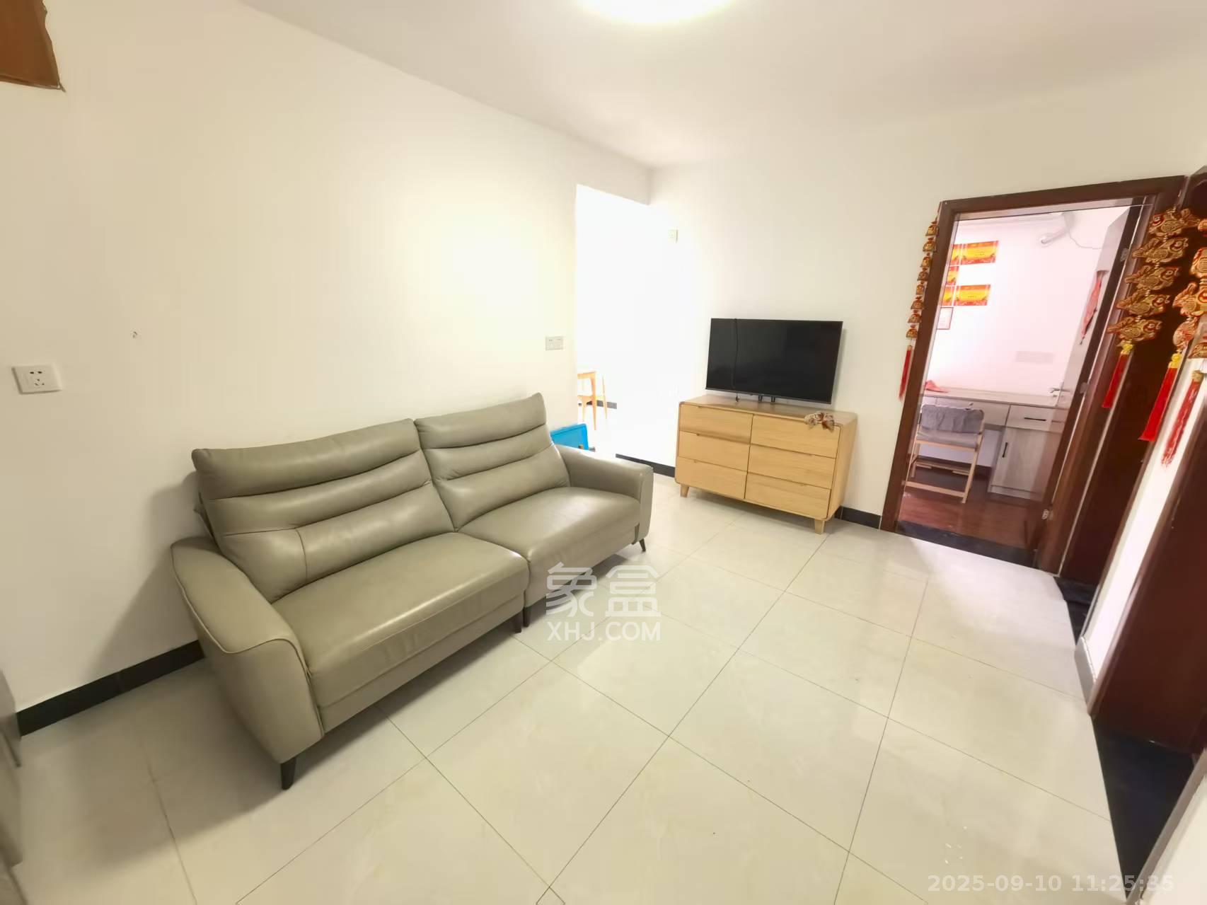 望月湖小区三片  3室2厅1卫    3100.0元/月室内图