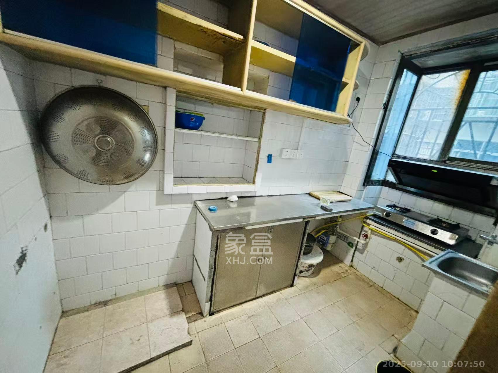 长郡花园 3室1厅1卫 2800.0元/月 长郡花园 3室1厅1卫 2800.0元/月室内图