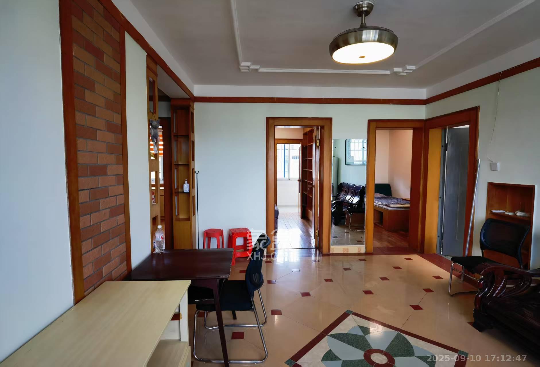 湖南中医药大学梨子山宿舍 3室2厅1卫 2000.0元/月 湖南中医药大学梨子山宿舍 3室2厅1卫 2000.0元/月室内图