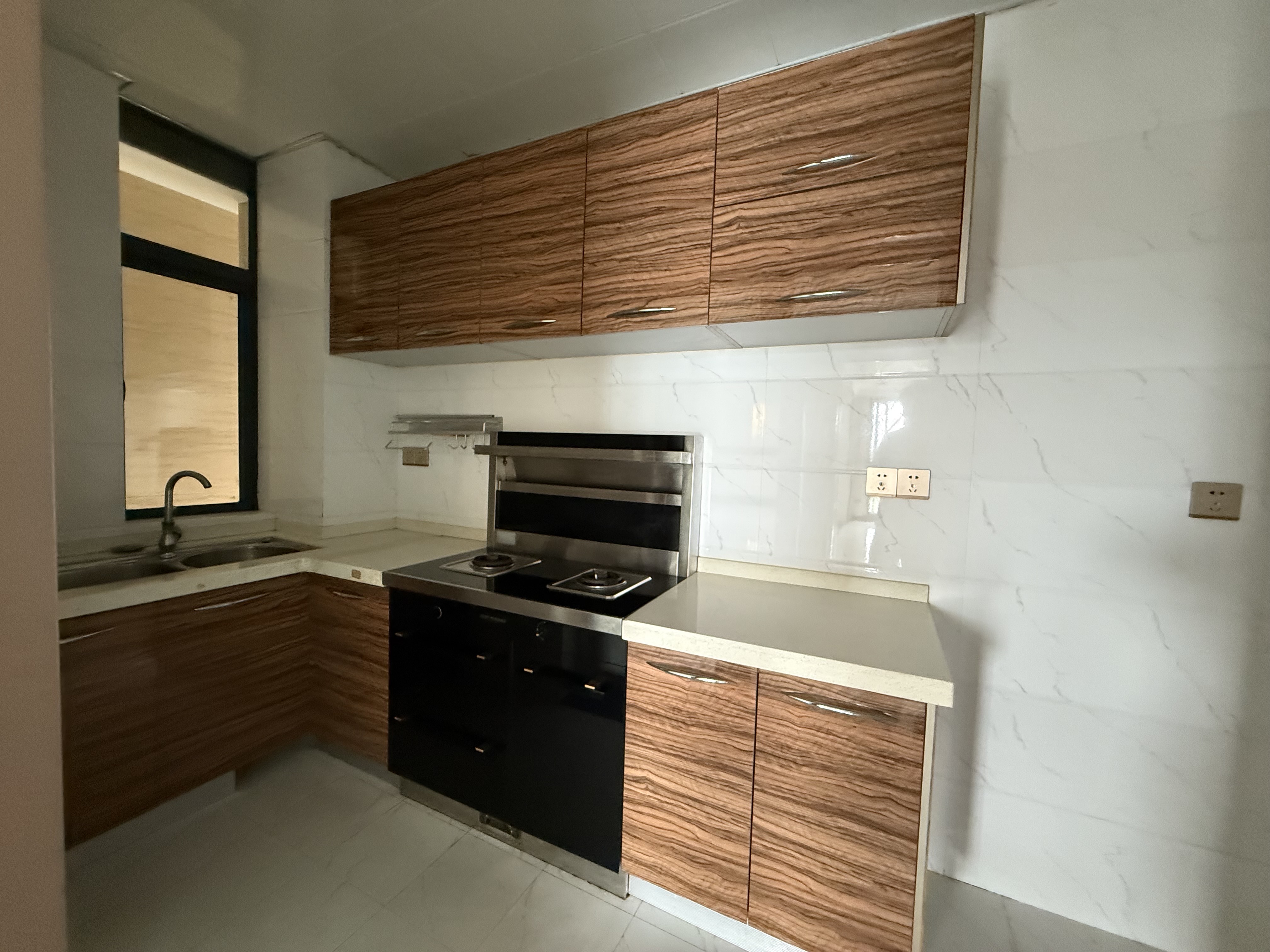 山水印象  3室2厅2卫    75.8万客厅