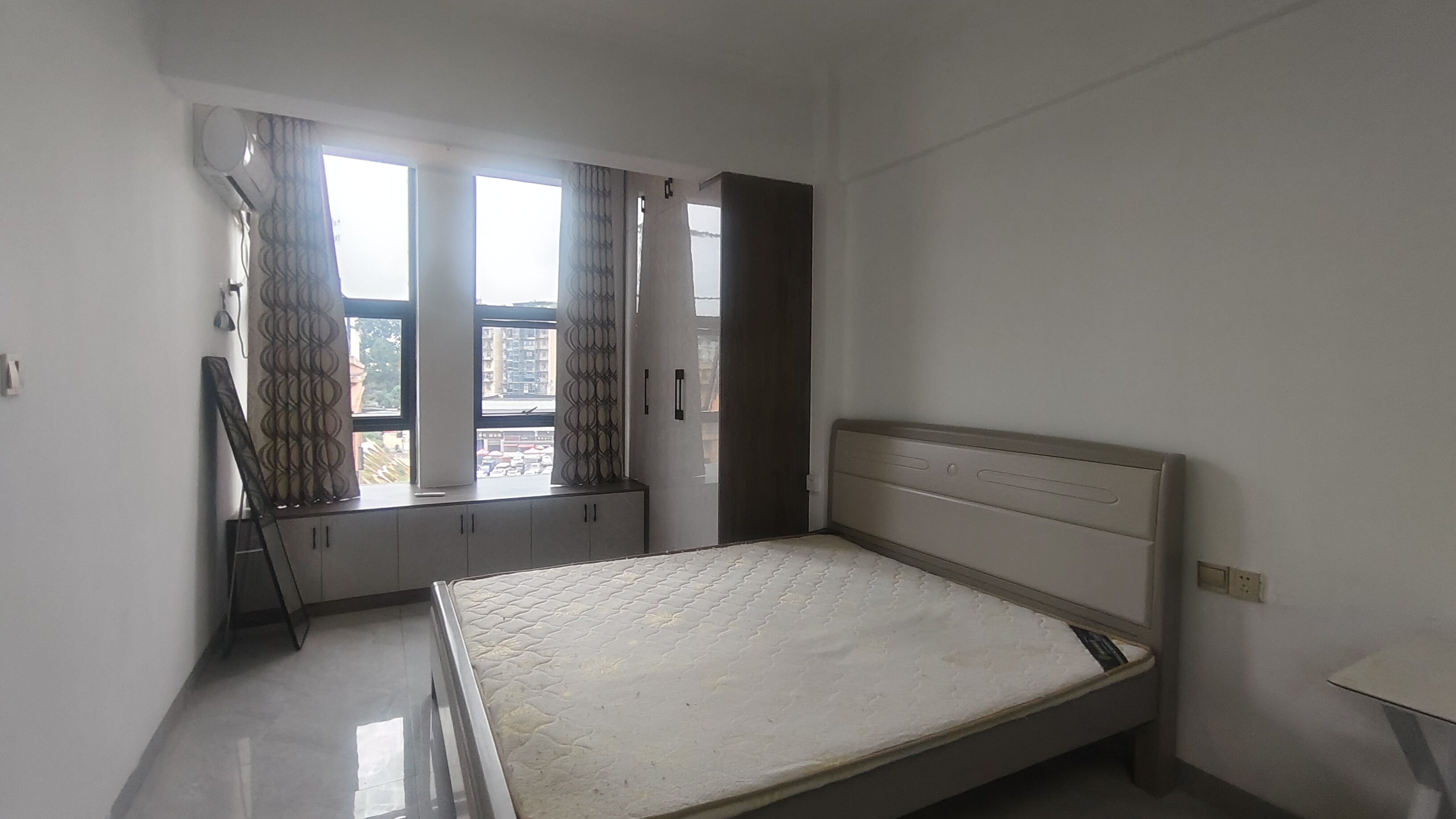 赫山新天地  1室0厅0卫    1300.0元/月 赫山新天地  1室0厅0卫    1300.0元/月室内图