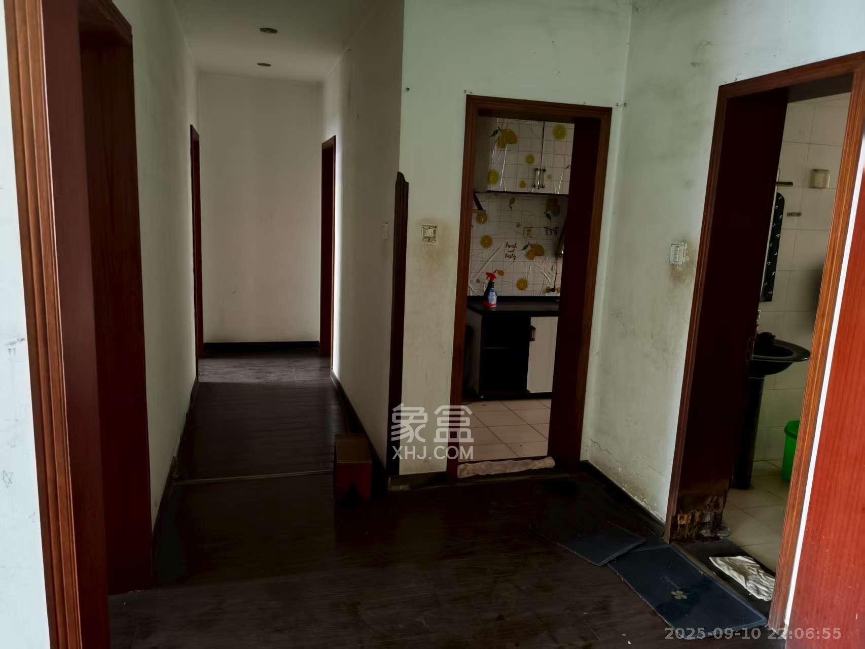 湘绣城  4室2厅2卫    1600.0元/月室内图