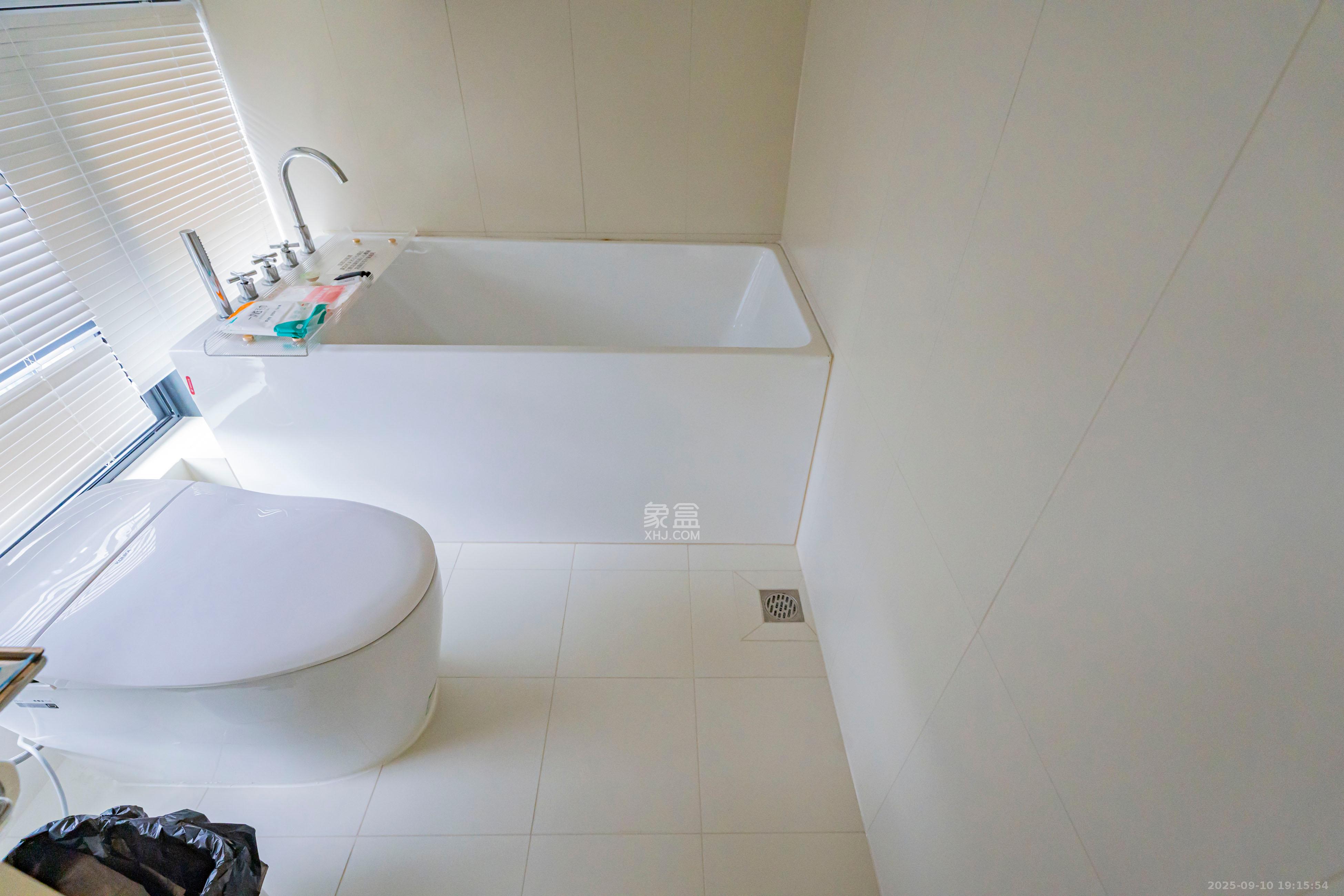 华润置地中心 2室1厅2卫 110.0万 华润置地中心 2室1厅2卫 110.0万卫生间