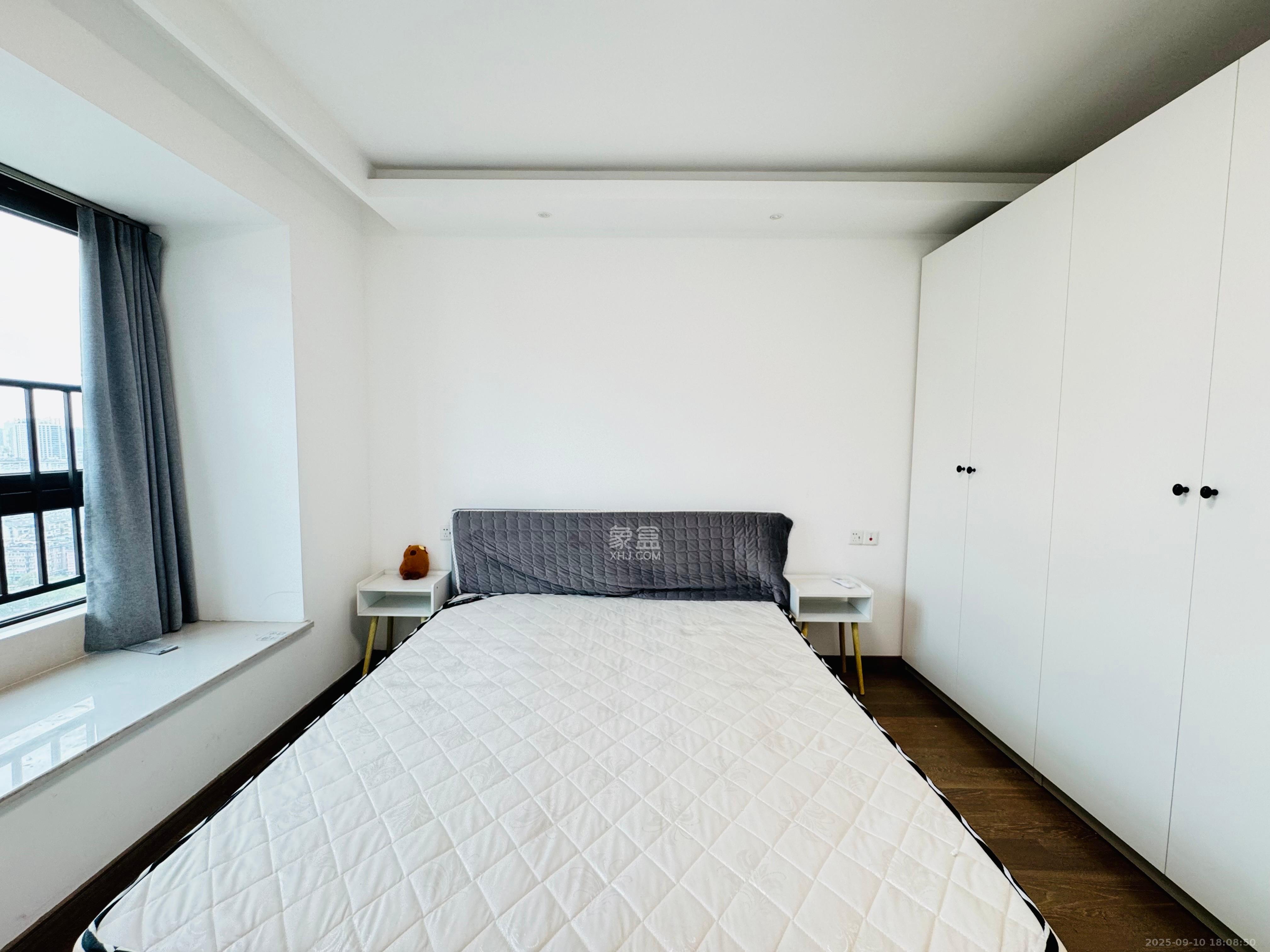 龙湖铂金中心（龙湖春江郦城）  3室2厅2卫    4000.0元/月室内图