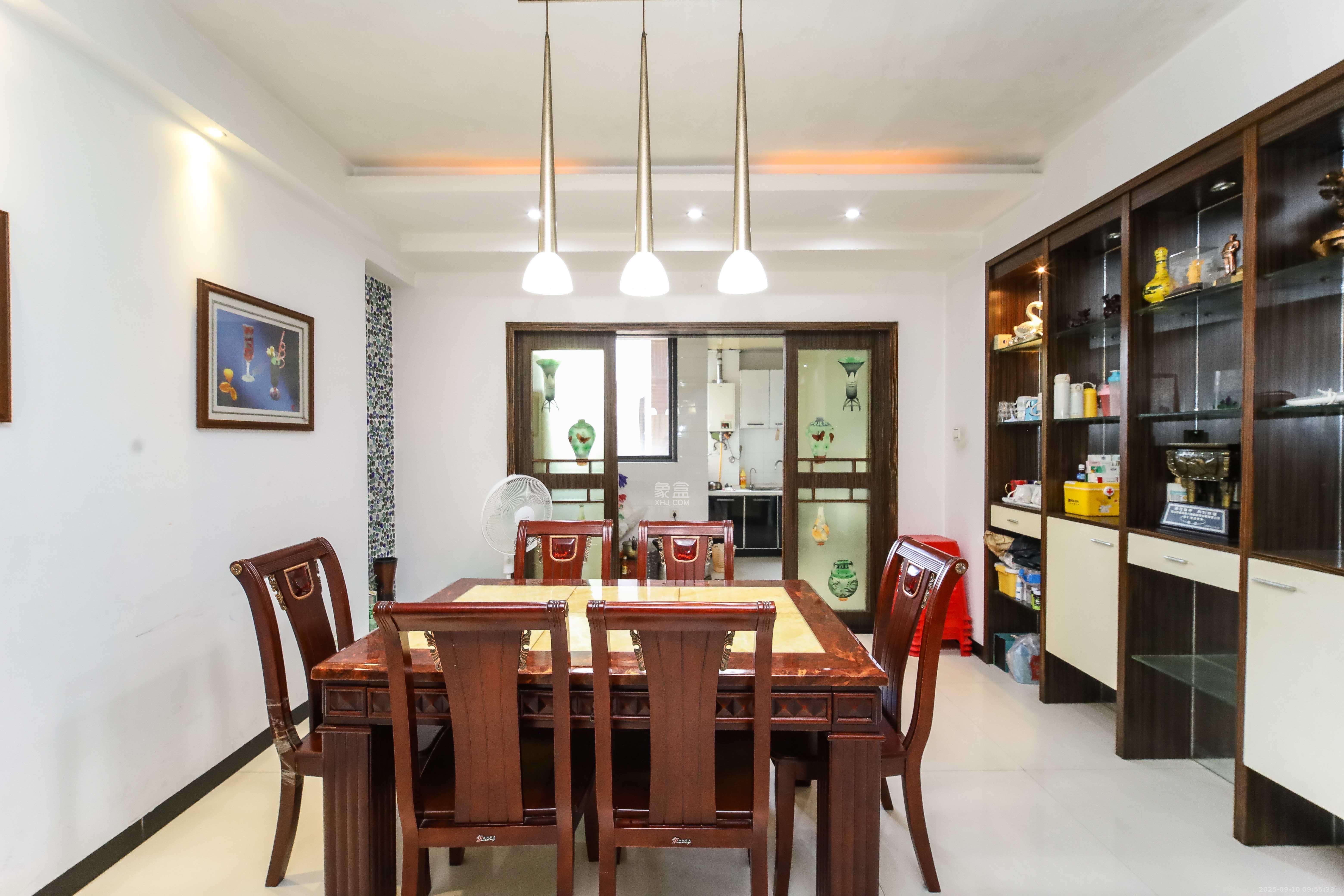 仁和香堤雅境  3室2厅2卫    3000.0元/月室内图