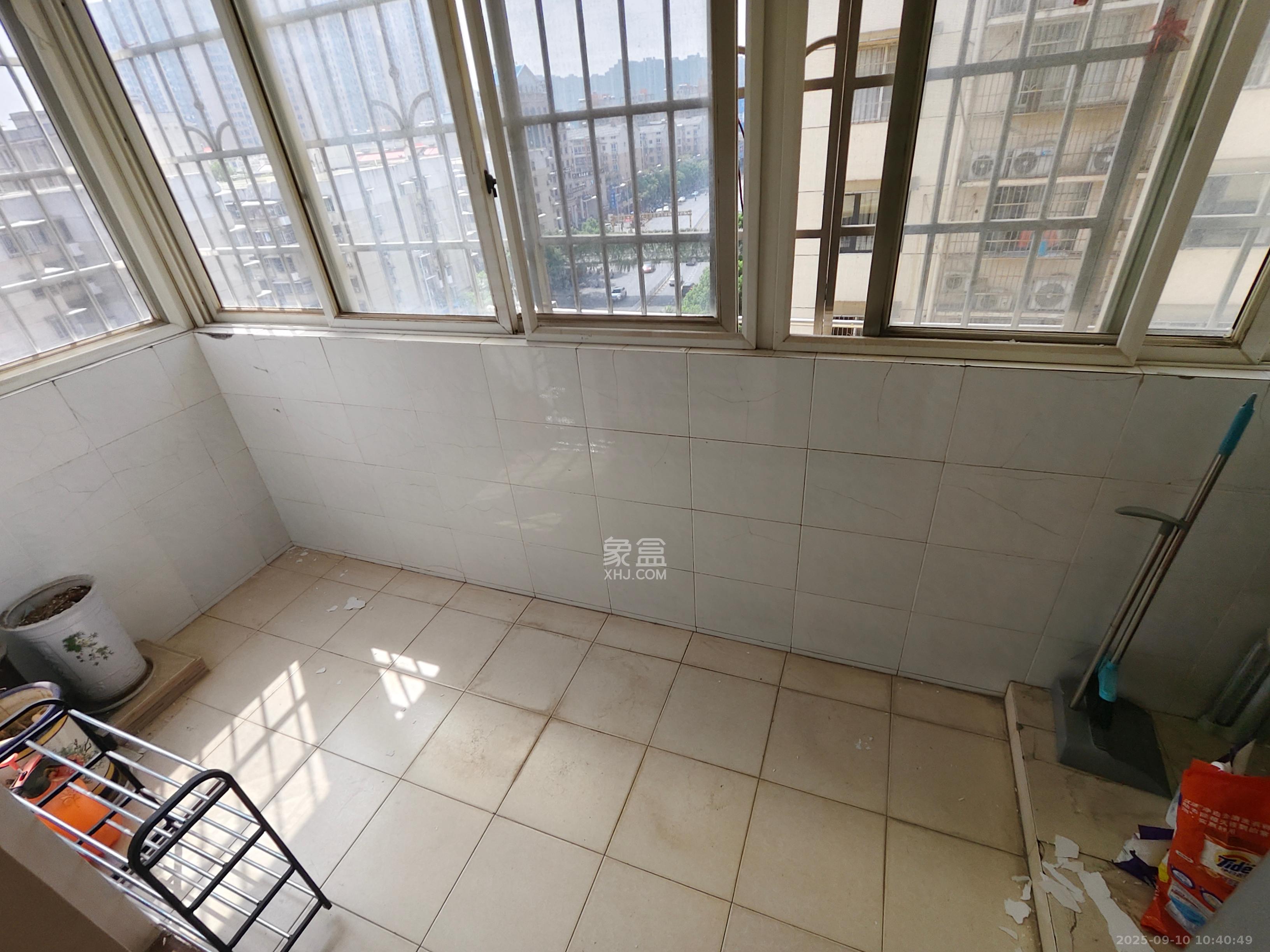 富绿新村  3室2厅1卫    1800.0元/月室内图
