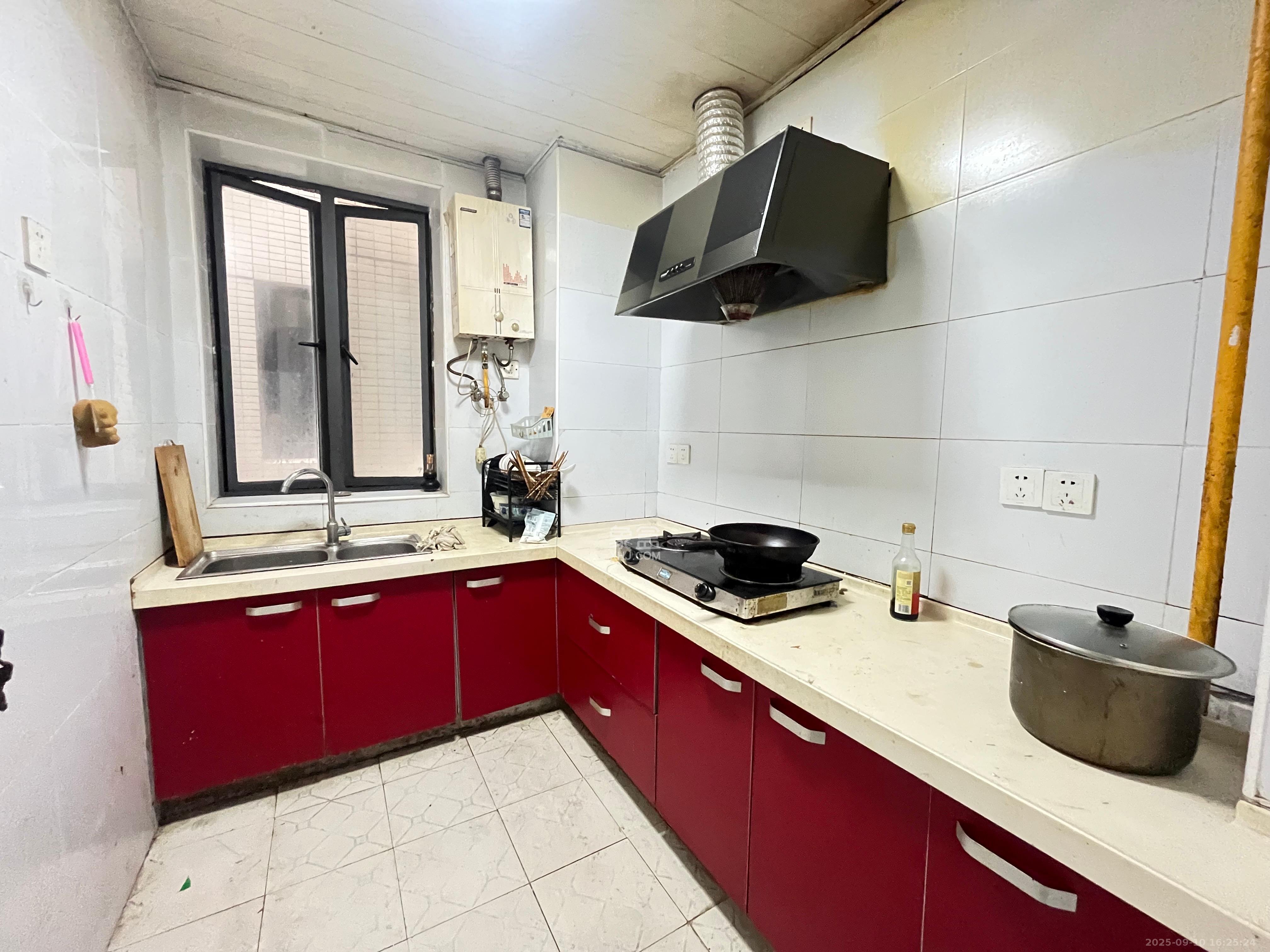 兰亭峰景  3室2厅2卫    2500.0元/月 兰亭峰景  3室2厅2卫    2500.0元/月室内图