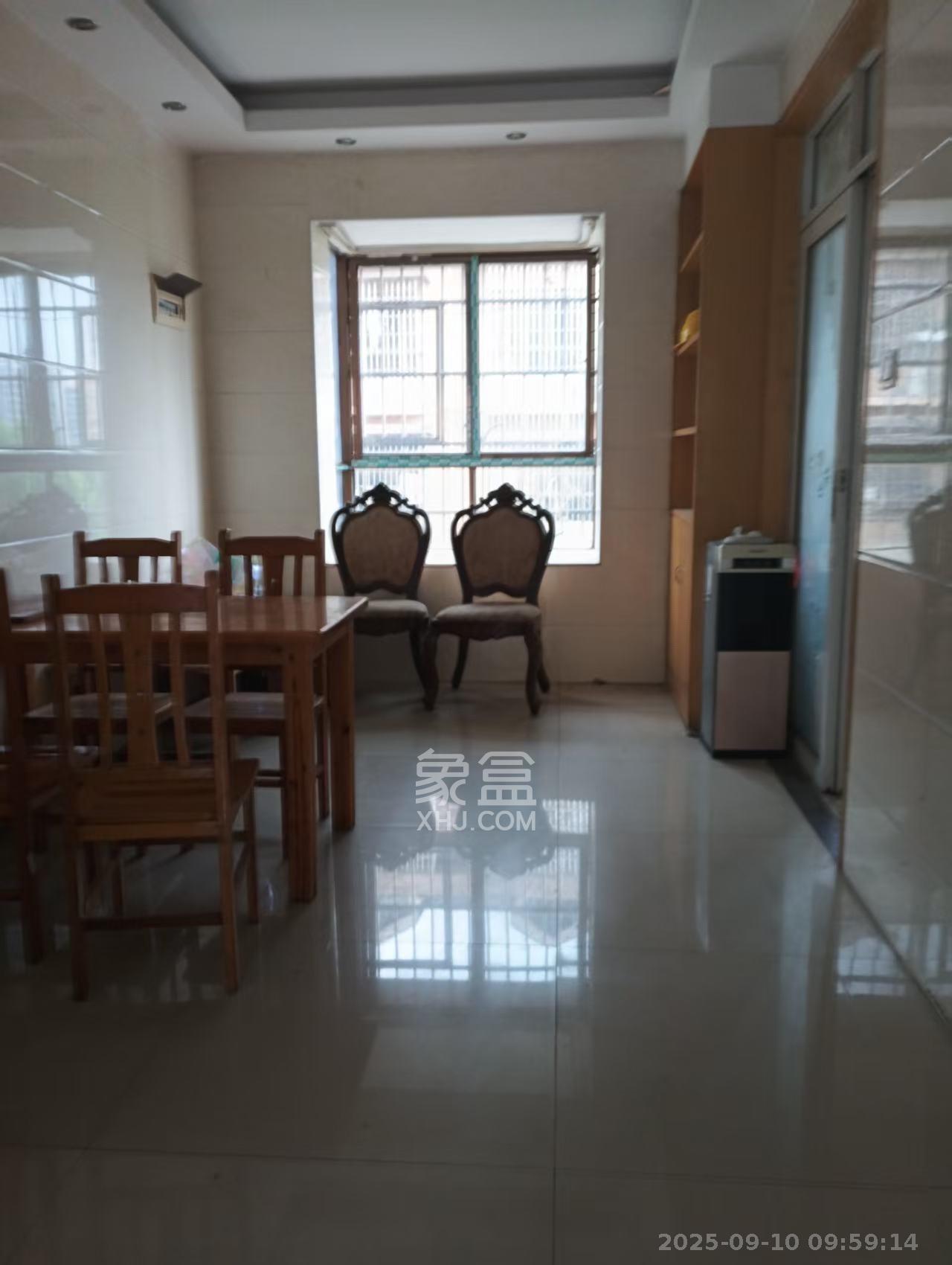 新路小区 3室2厅2卫 1800.0元/月 新路小区 3室2厅2卫 1800.0元/月室内图