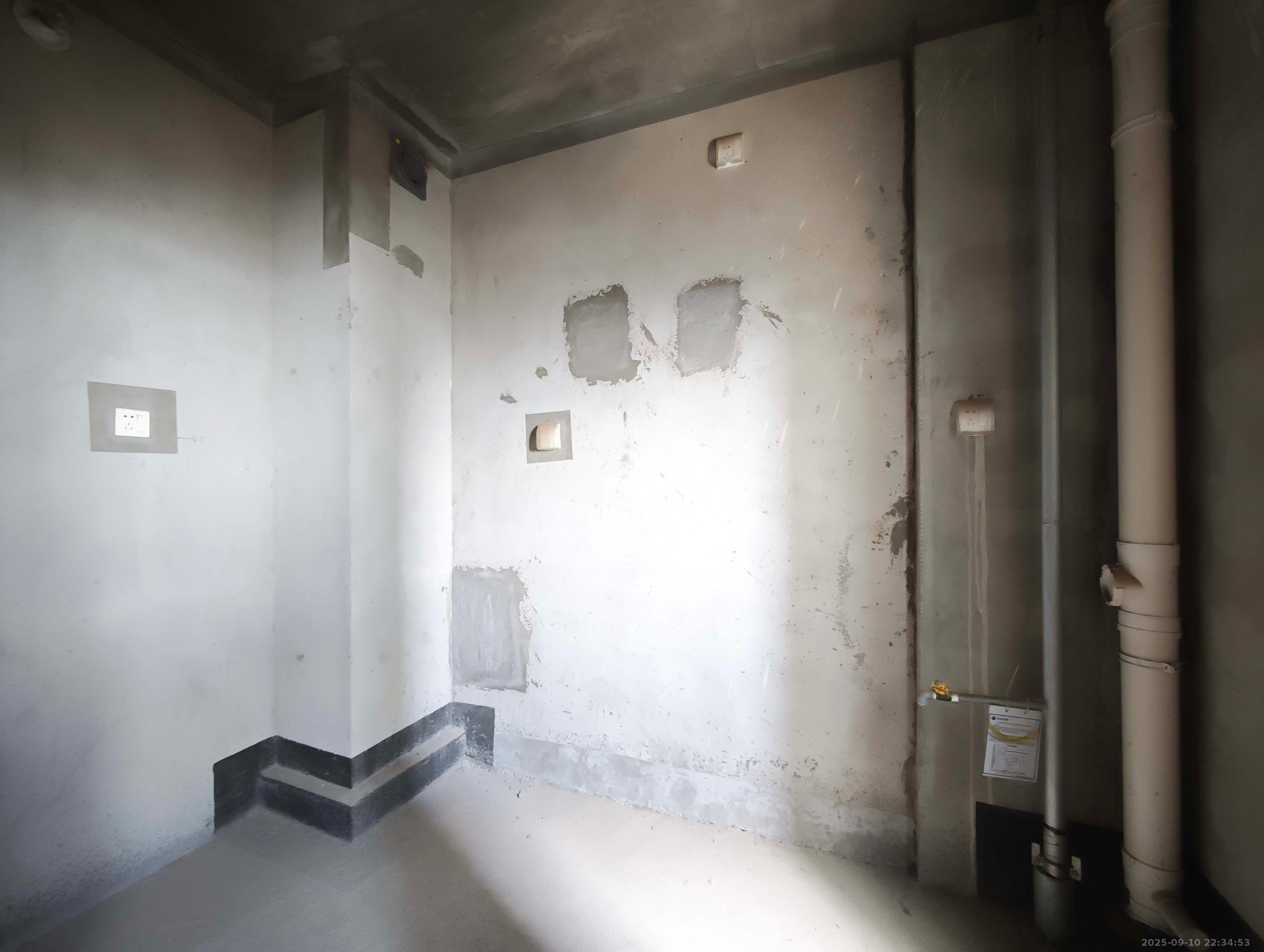 中建嘉和城  4室2厅2卫    104.0万其他