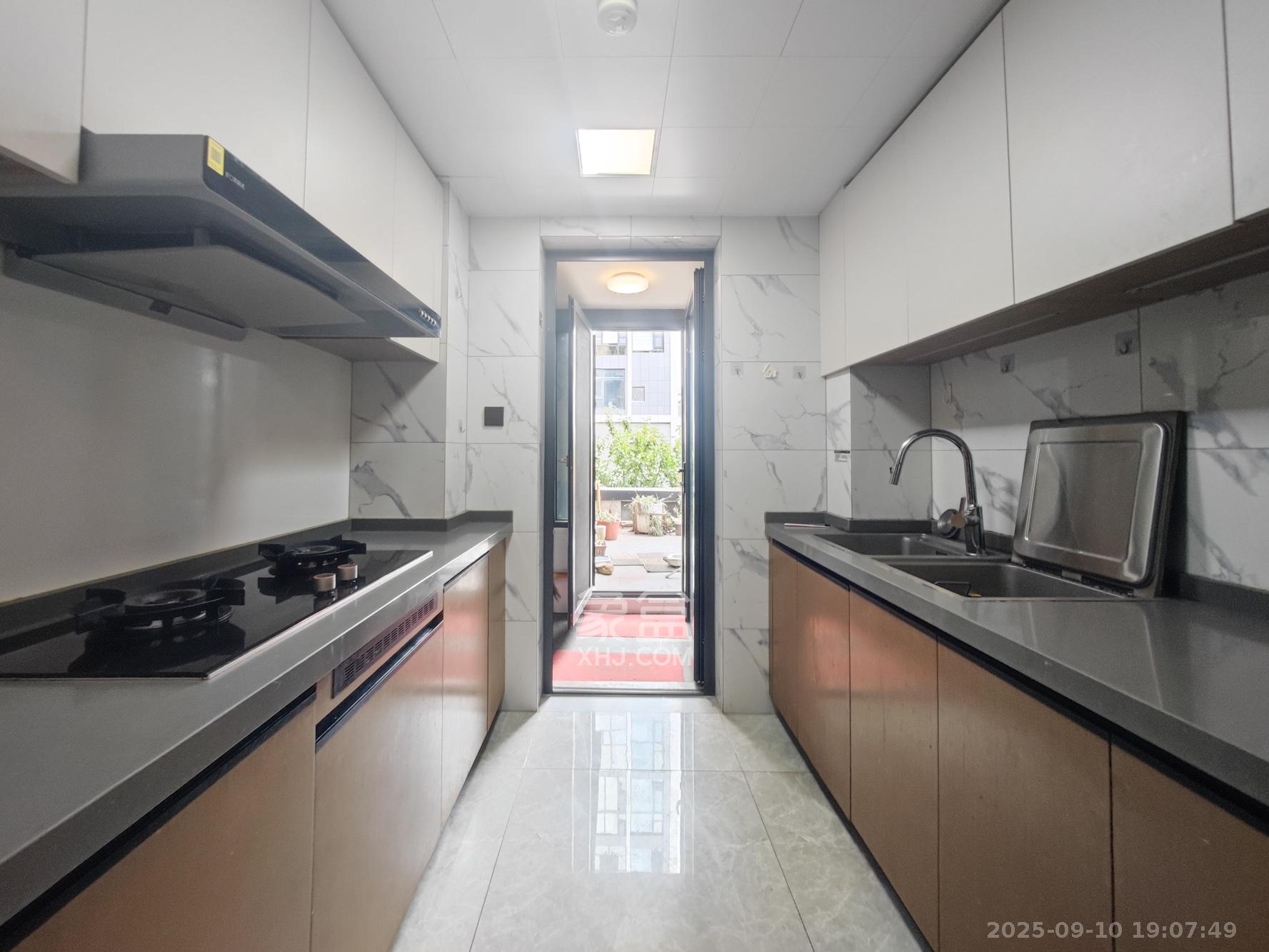 万科金色麦田  4室2厅2卫    185.0万 万科金色麦田  4室2厅2卫    185.0万厨房