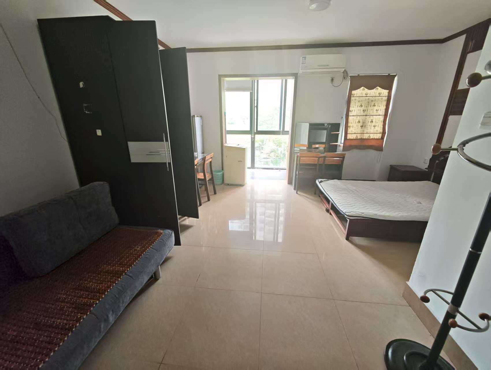 听海南国印象 1室1厅1卫 1300.0元/月 听海南国印象 1室1厅1卫 1300.0元/月室内图