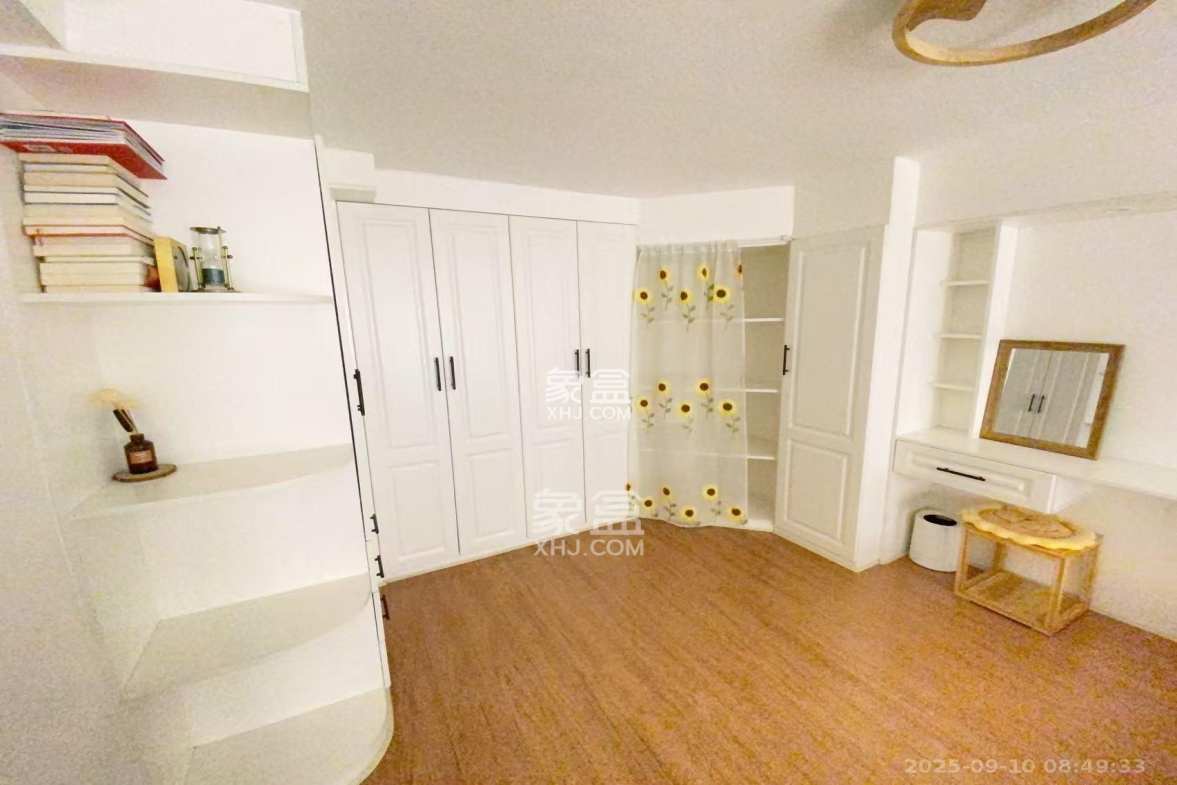 东盈商业广场(华泉城市广场) 1室1厅1卫 2300.0元/月 东盈商业广场(华泉城市广场) 1室1厅1卫 2300.0元/月室内图