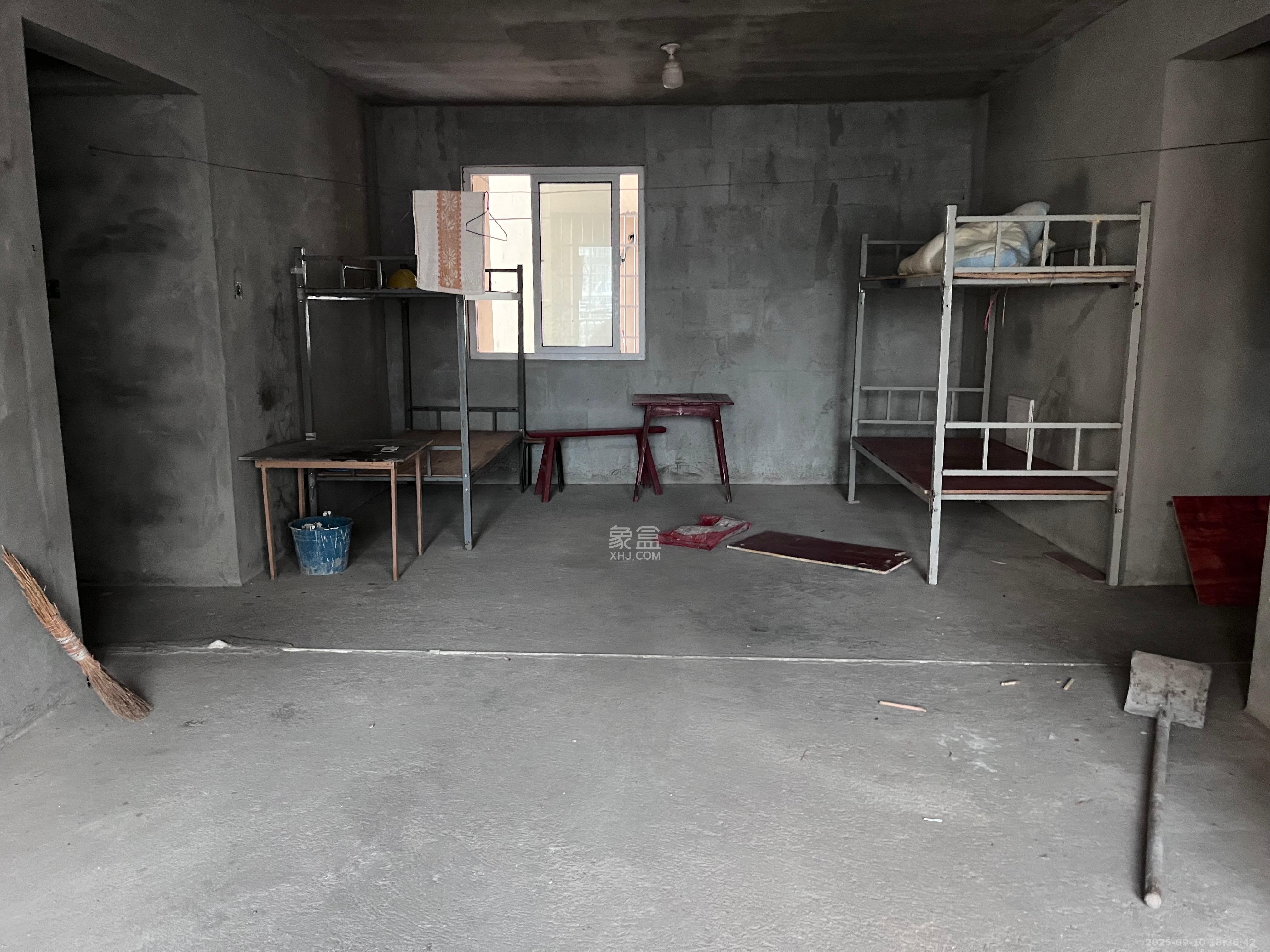 和康园小区  4室2厅2卫    1600.0元/月 和康园小区  4室2厅2卫    1600.0元/月室内图