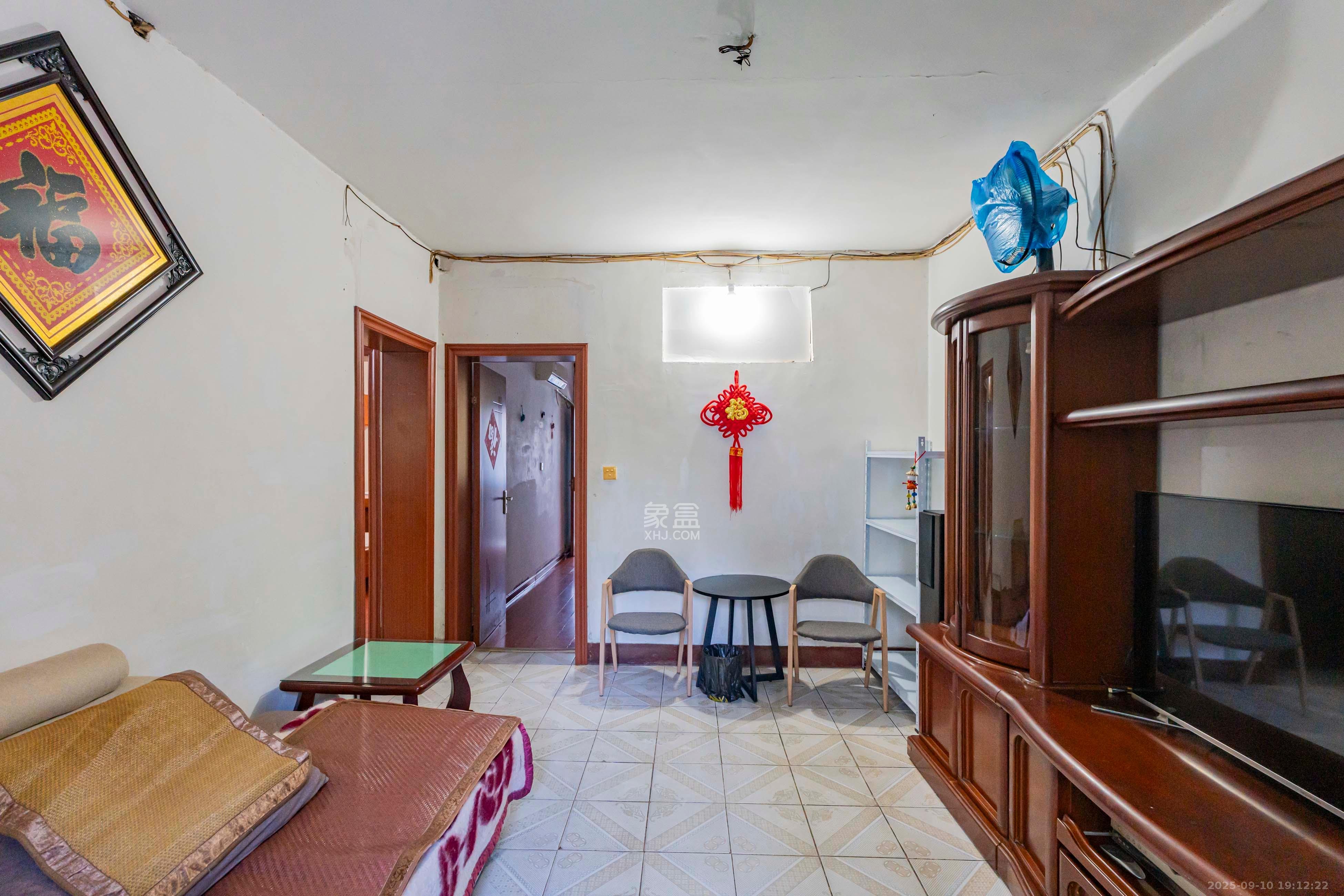 上麻园岭散盘 2室2厅1卫 54.5万 上麻园岭散盘 2室2厅1卫 54.5万客厅