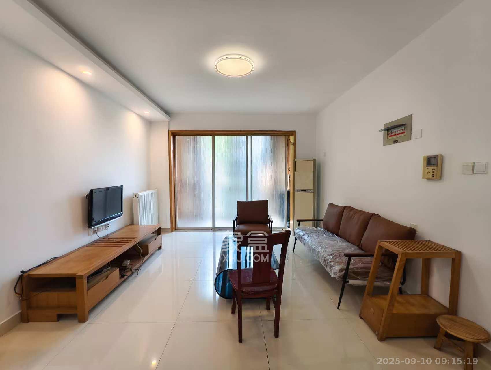 长房东郡  3室2厅2卫    2800.0元/月 长房东郡  3室2厅2卫    2800.0元/月