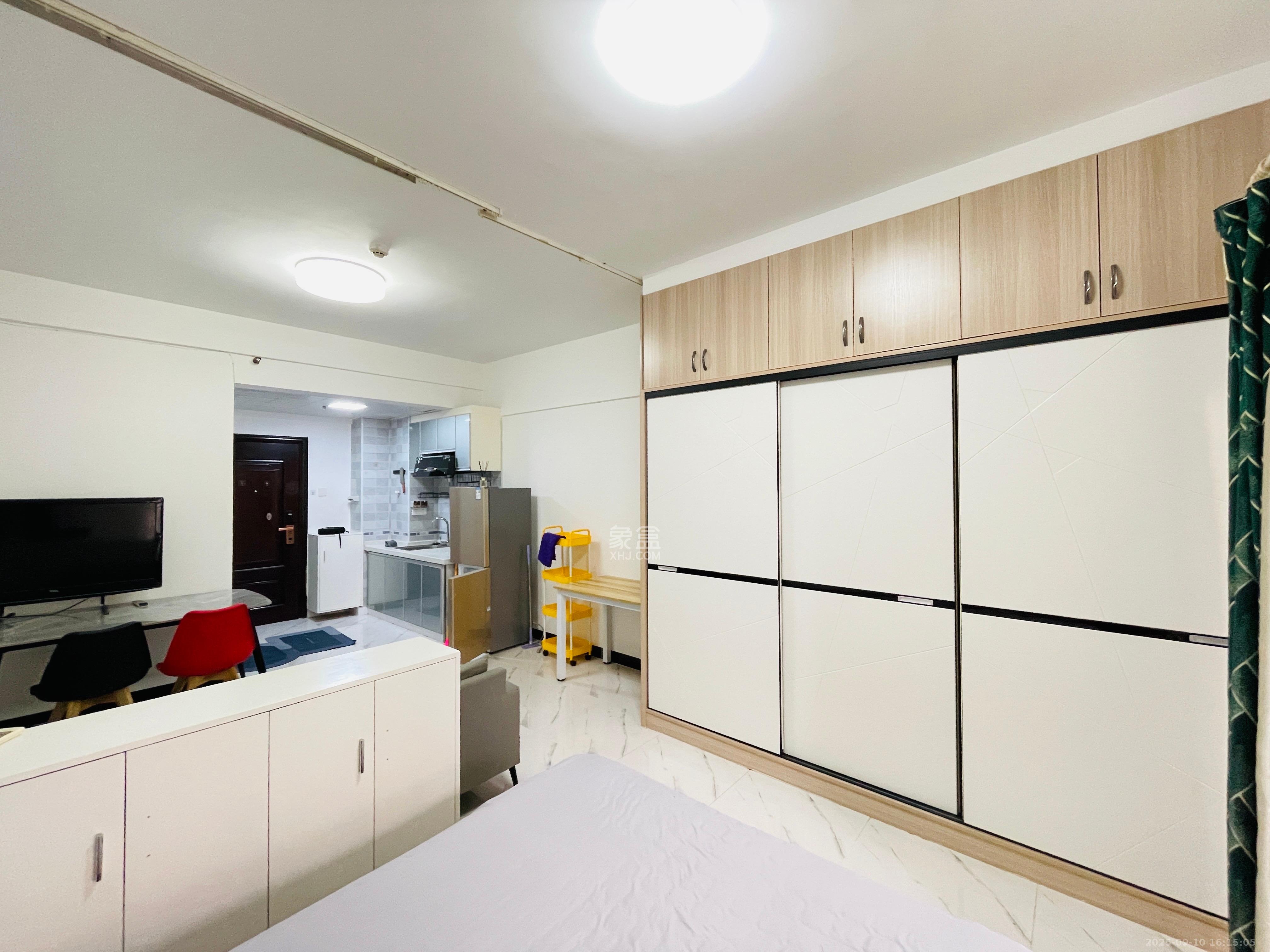 七彩丽都  1室0厅1卫    2200.0元/月 七彩丽都  1室0厅1卫    2200.0元/月室内图