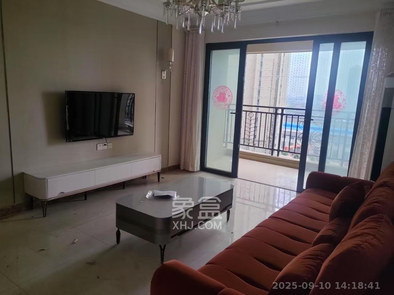 恒大翡翠华庭  3室2厅2卫    2000.0元/月室内图