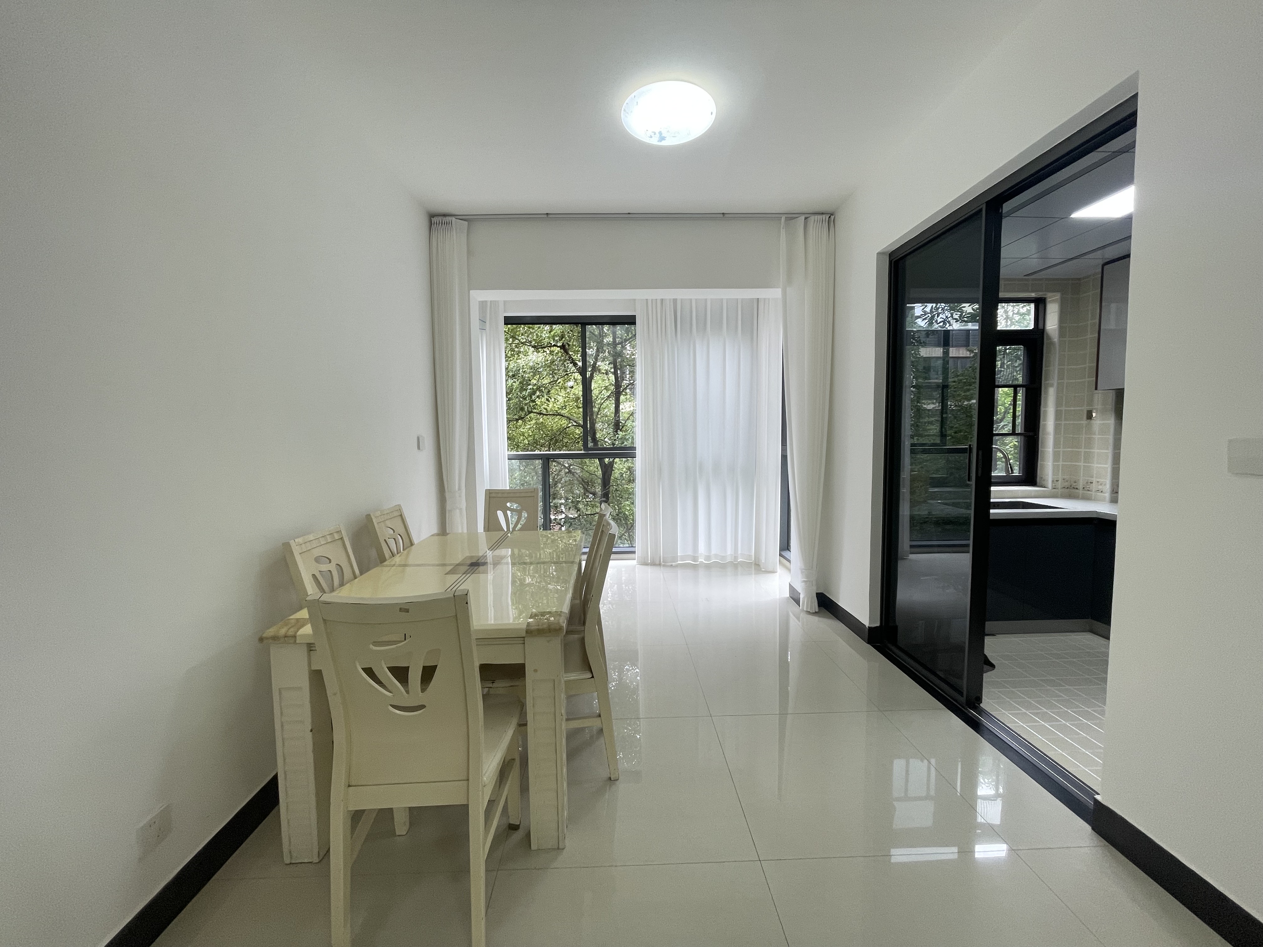 月亮湾二期A区 1室0厅0卫 2000.0元/月 月亮湾二期A区 1室0厅0卫 2000.0元/月室内图