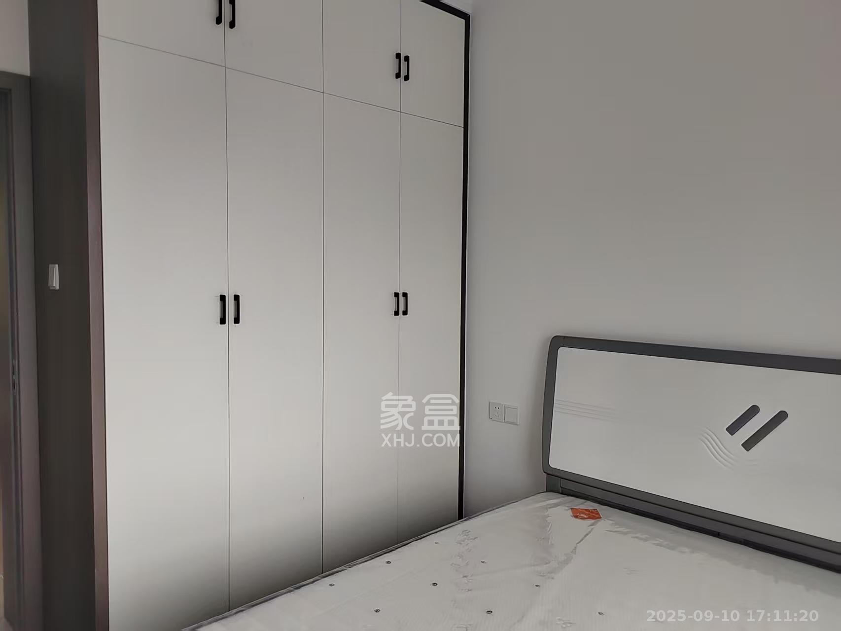 和润园三期  3室2厅1卫    2400.0元/月室内图