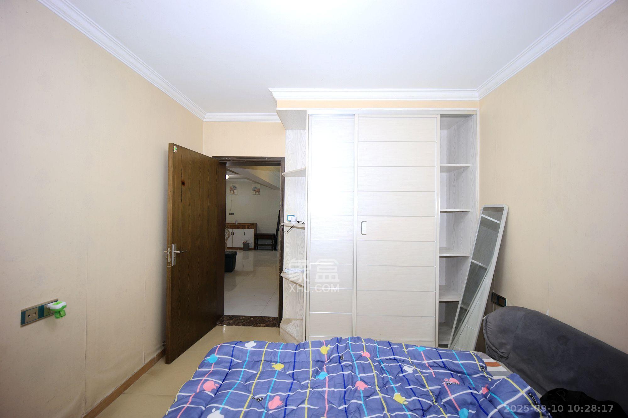 燕子岭散盘  3室2厅1卫    2600.0元/月室内图