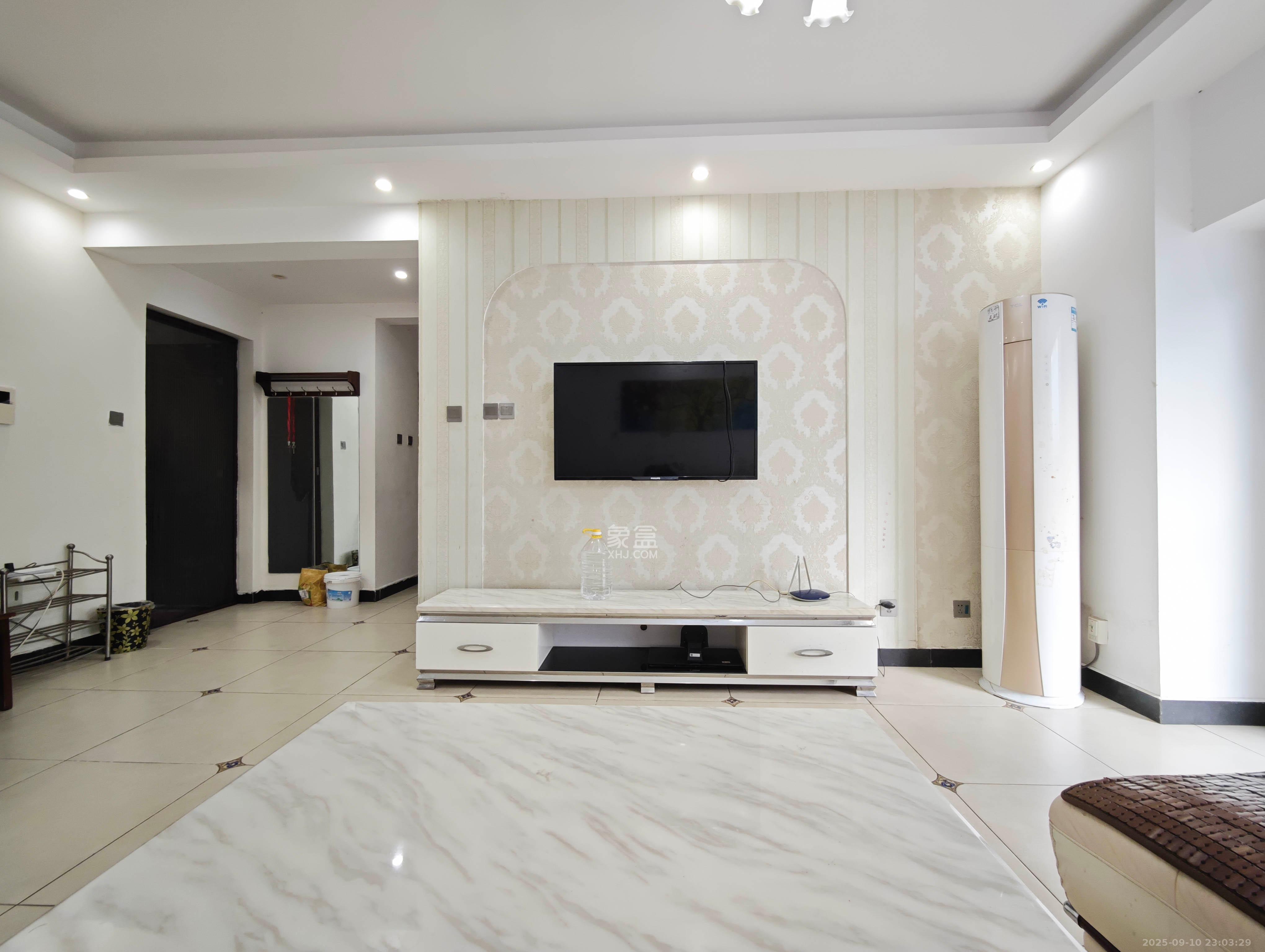 万科魅力之城 3室2厅1卫 88.8万 万科魅力之城 3室2厅1卫 88.8万客厅