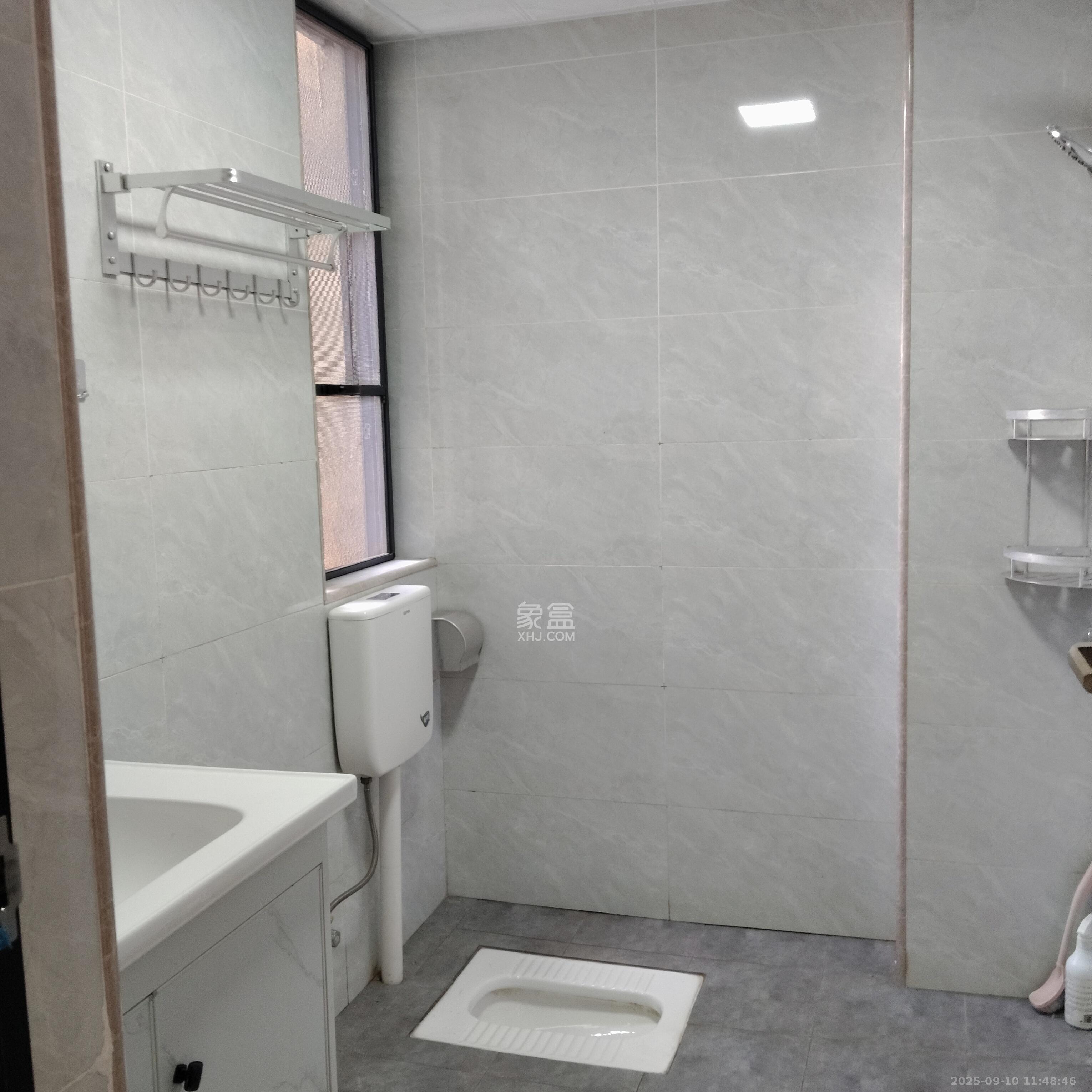 真人桥家园一期  3室2厅2卫    2200.0元/月室内图