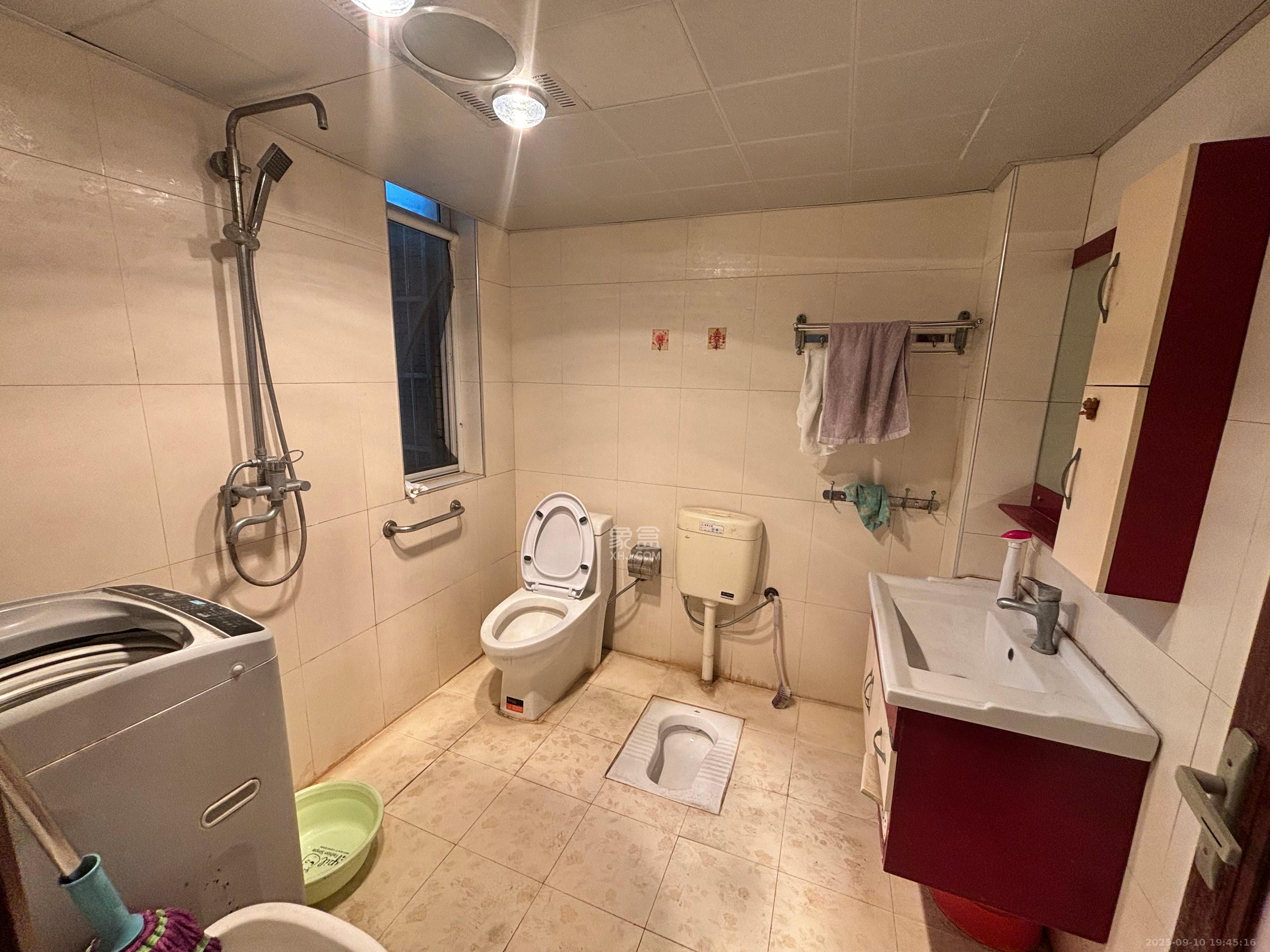 泰禹家园(彩云之翼家园一期、二期、三期)  2室2厅1卫    2000.0元/月 泰禹家园(彩云之翼家园一期、二期、三期)  2室2厅1卫    2000.0元/月室内图